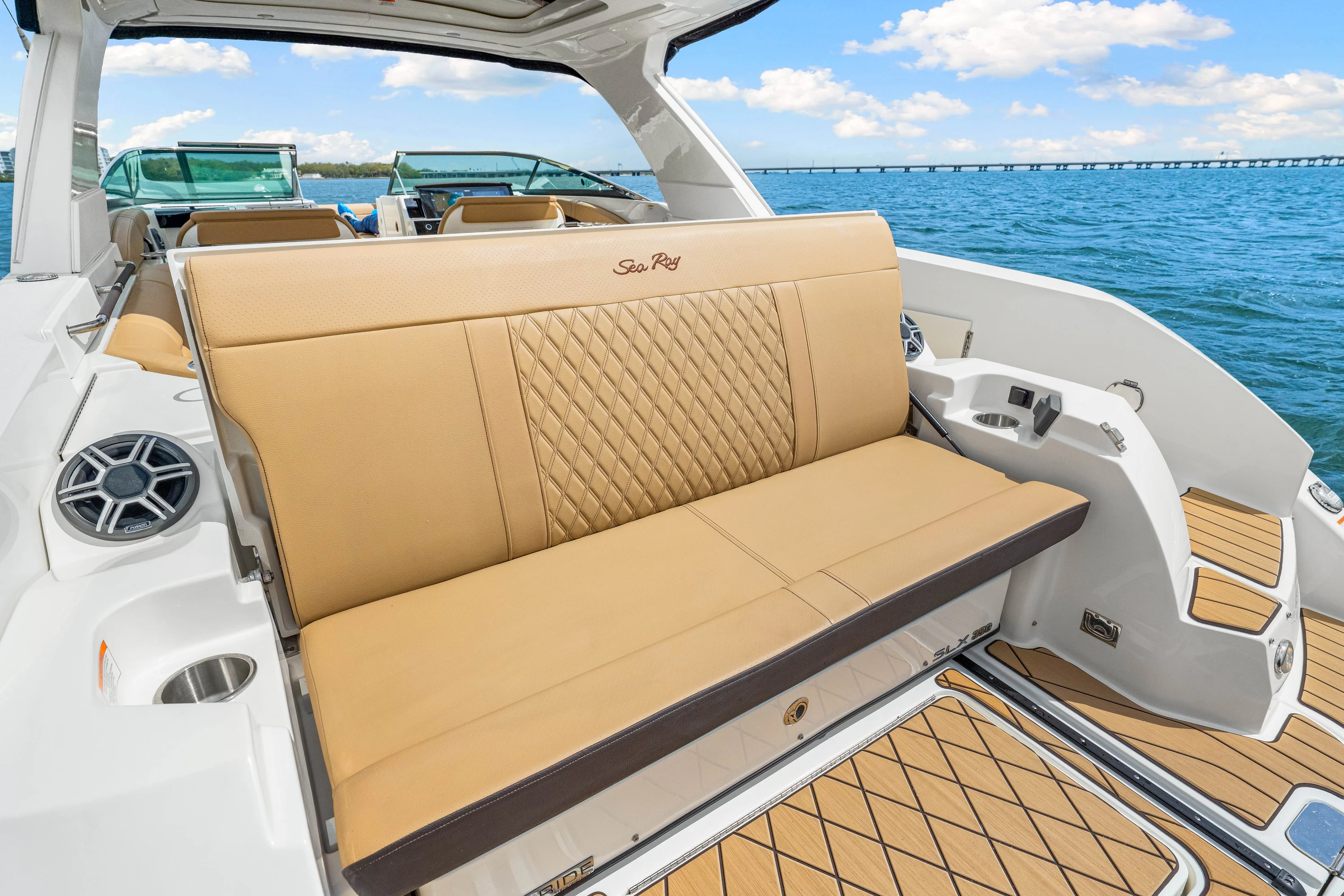 2026 Sea Ray SLX 350 Outboard Image Thumbnail #24