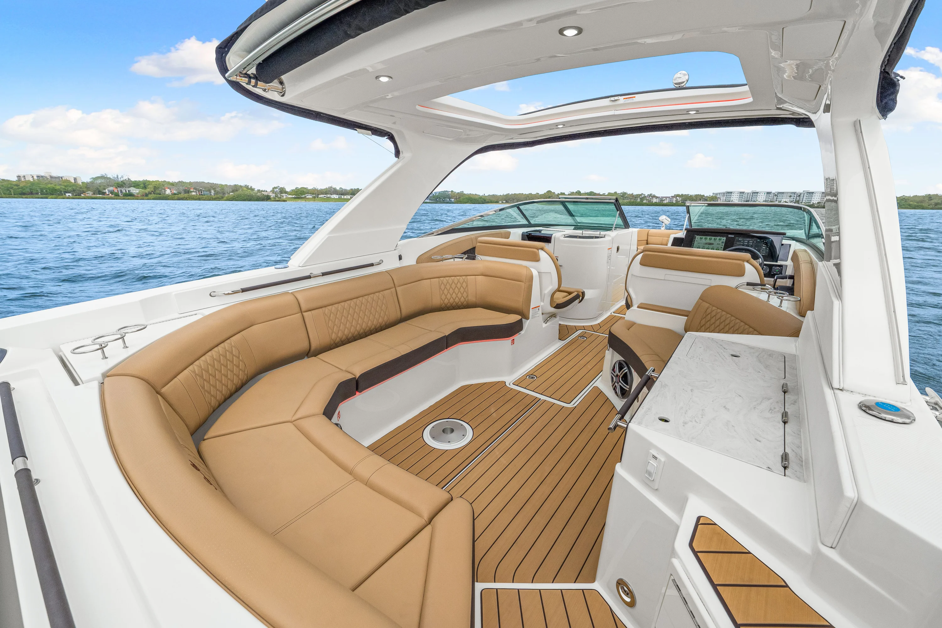 2026 Sea Ray SLX 350 Outboard Image Thumbnail #27