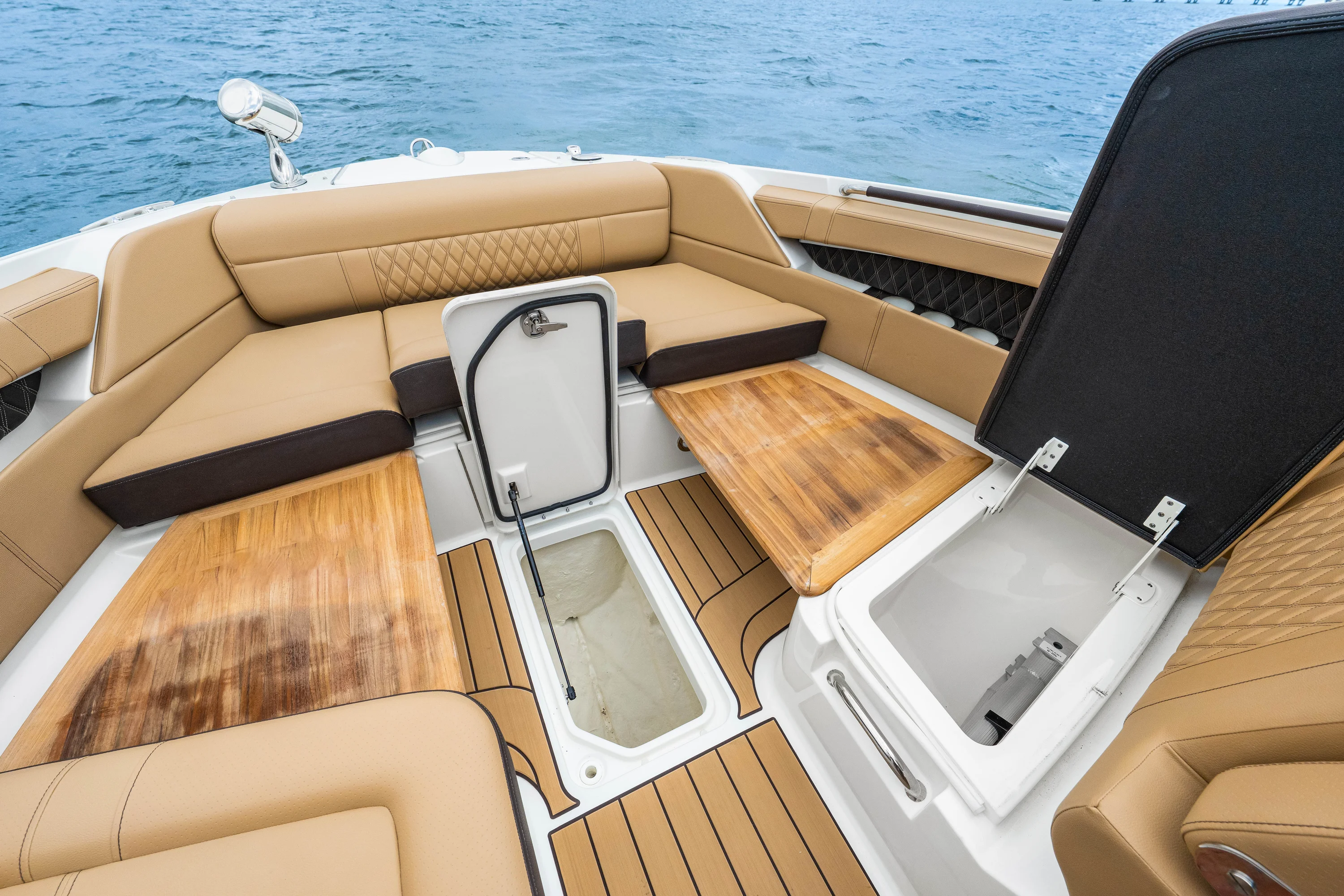 2026 Sea Ray SLX 350 Outboard Image Thumbnail #44