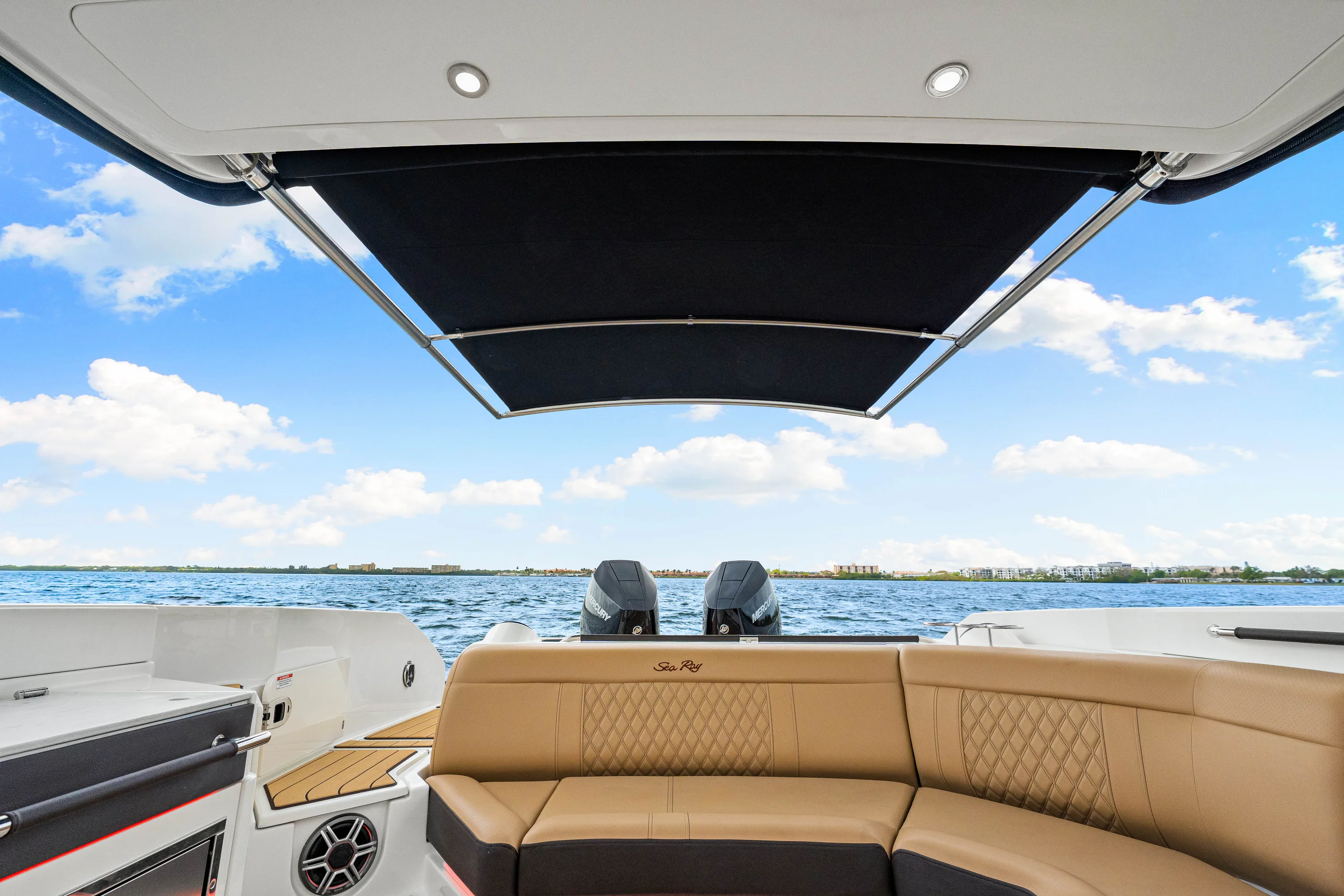 2026 Sea Ray SLX 350 Outboard Image Thumbnail #39