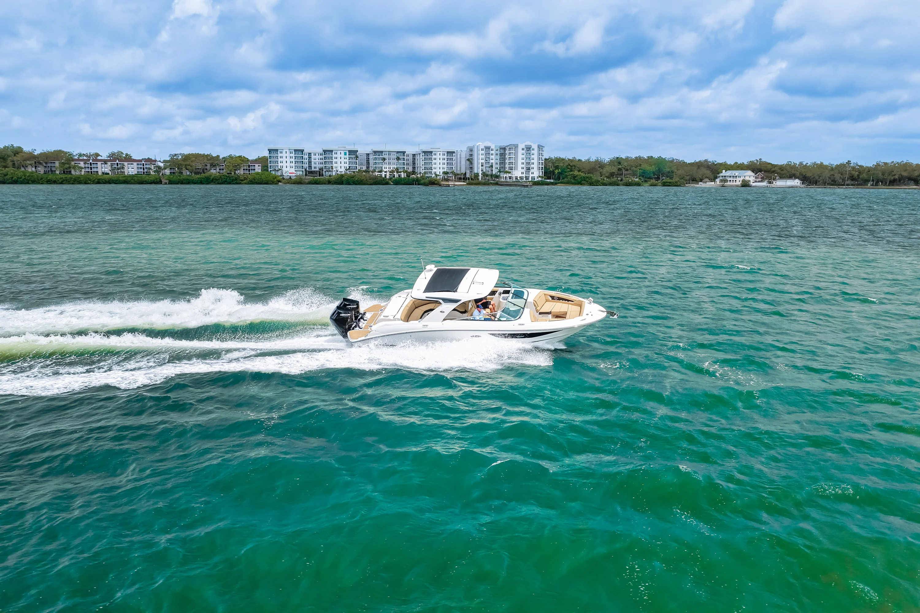 2026 Sea Ray SLX 350 Outboard Image Thumbnail #18