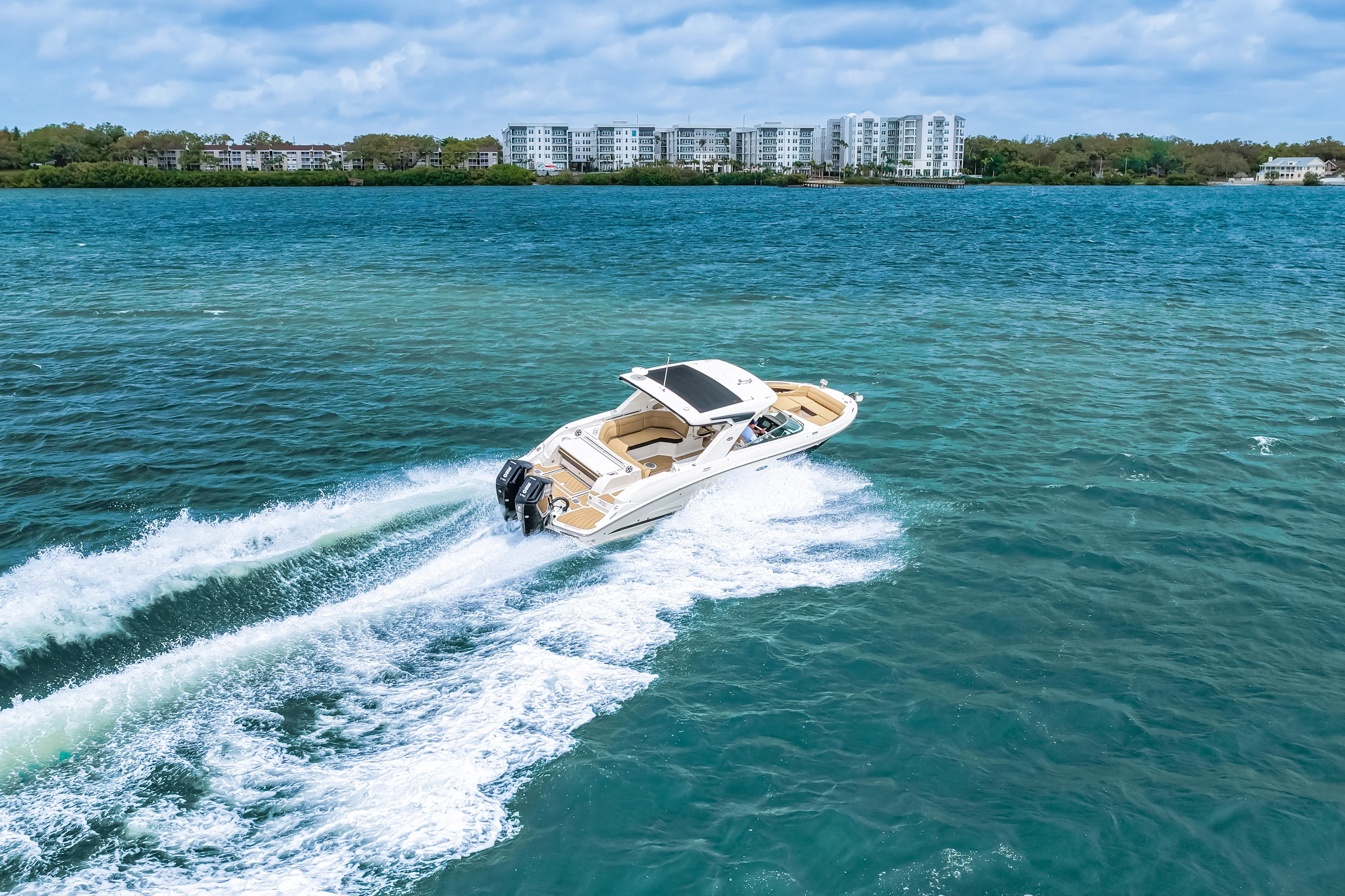 2026 Sea Ray SLX 350 Outboard Image Thumbnail #17