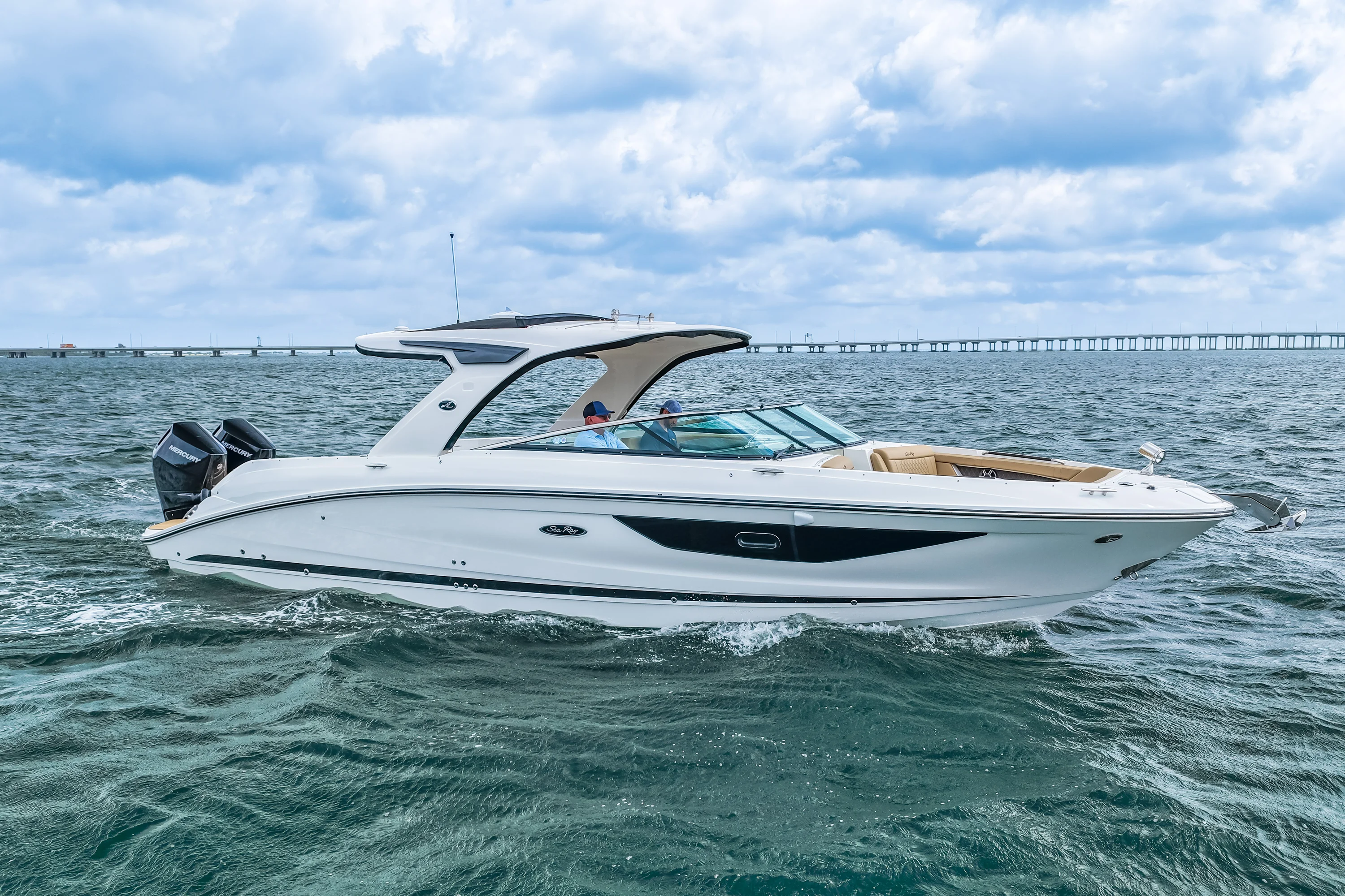 2026 Sea Ray SLX 350 Outboard Image Thumbnail #15