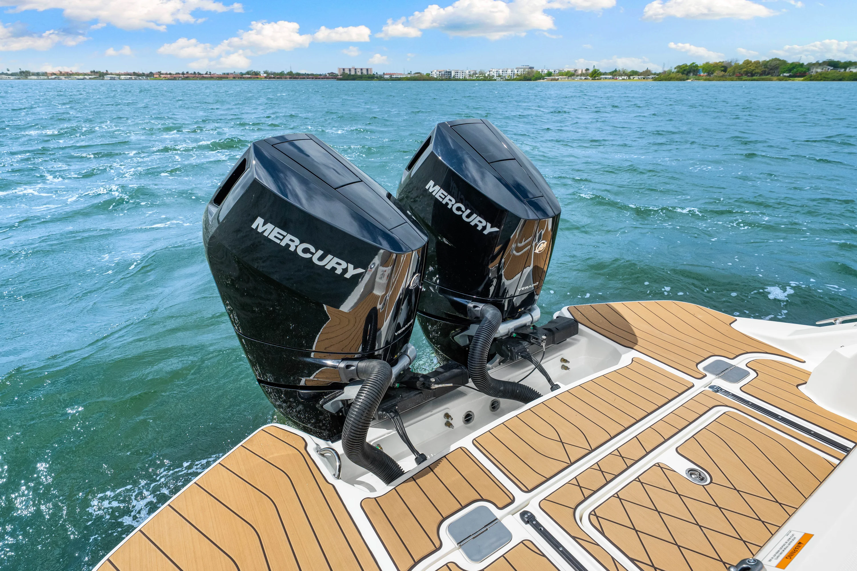 2026 Sea Ray SLX 350 Outboard Image Thumbnail #22