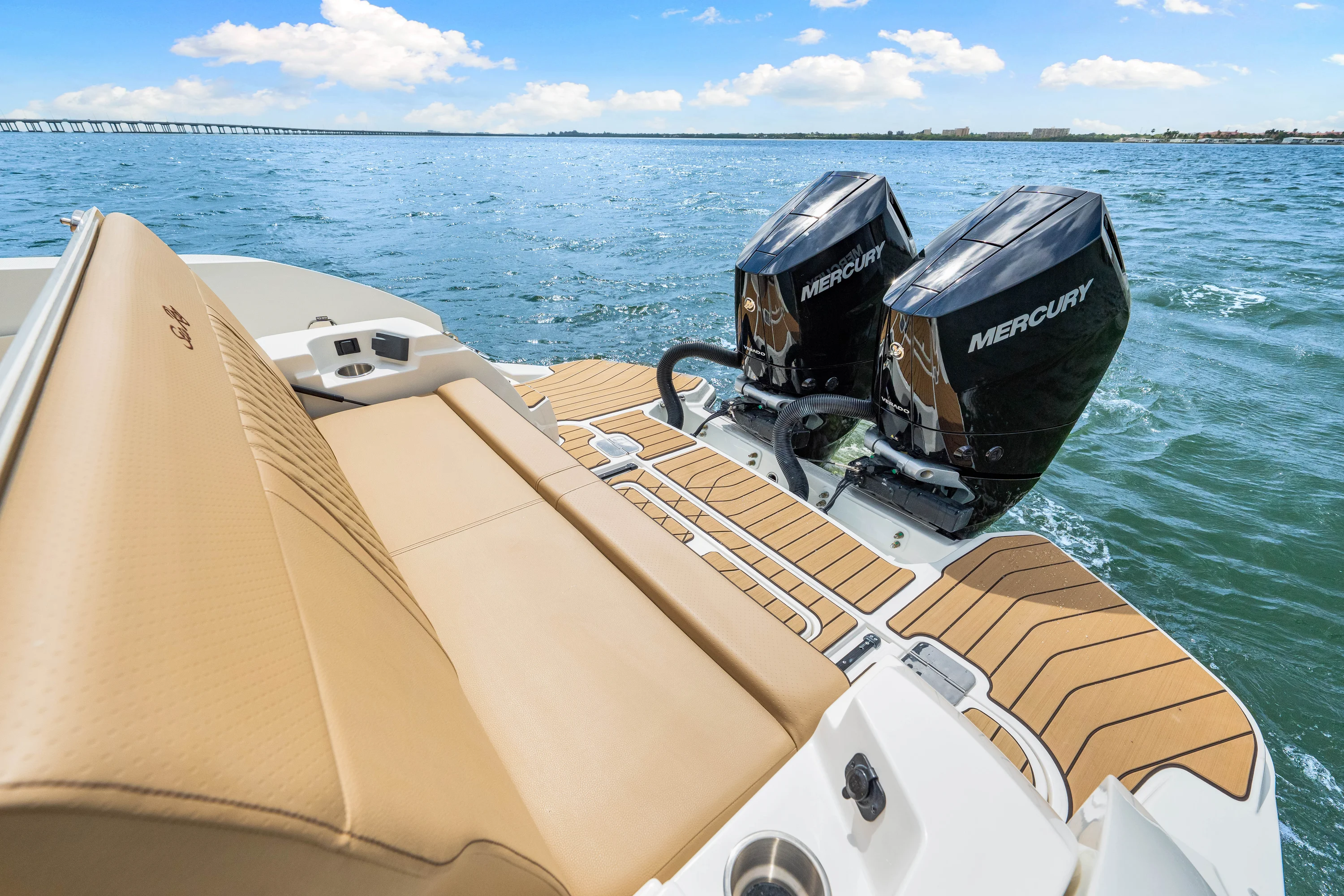 2026 Sea Ray SLX 350 Outboard Image Thumbnail #26