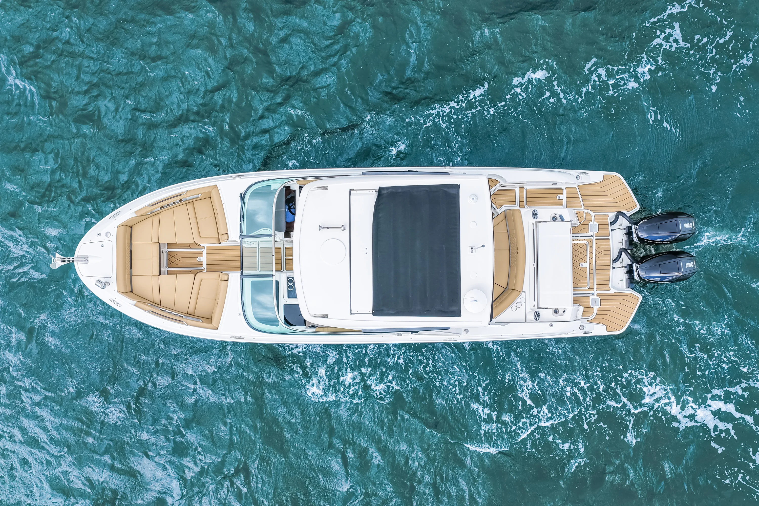 2026 Sea Ray SLX 350 Outboard Image Thumbnail #6