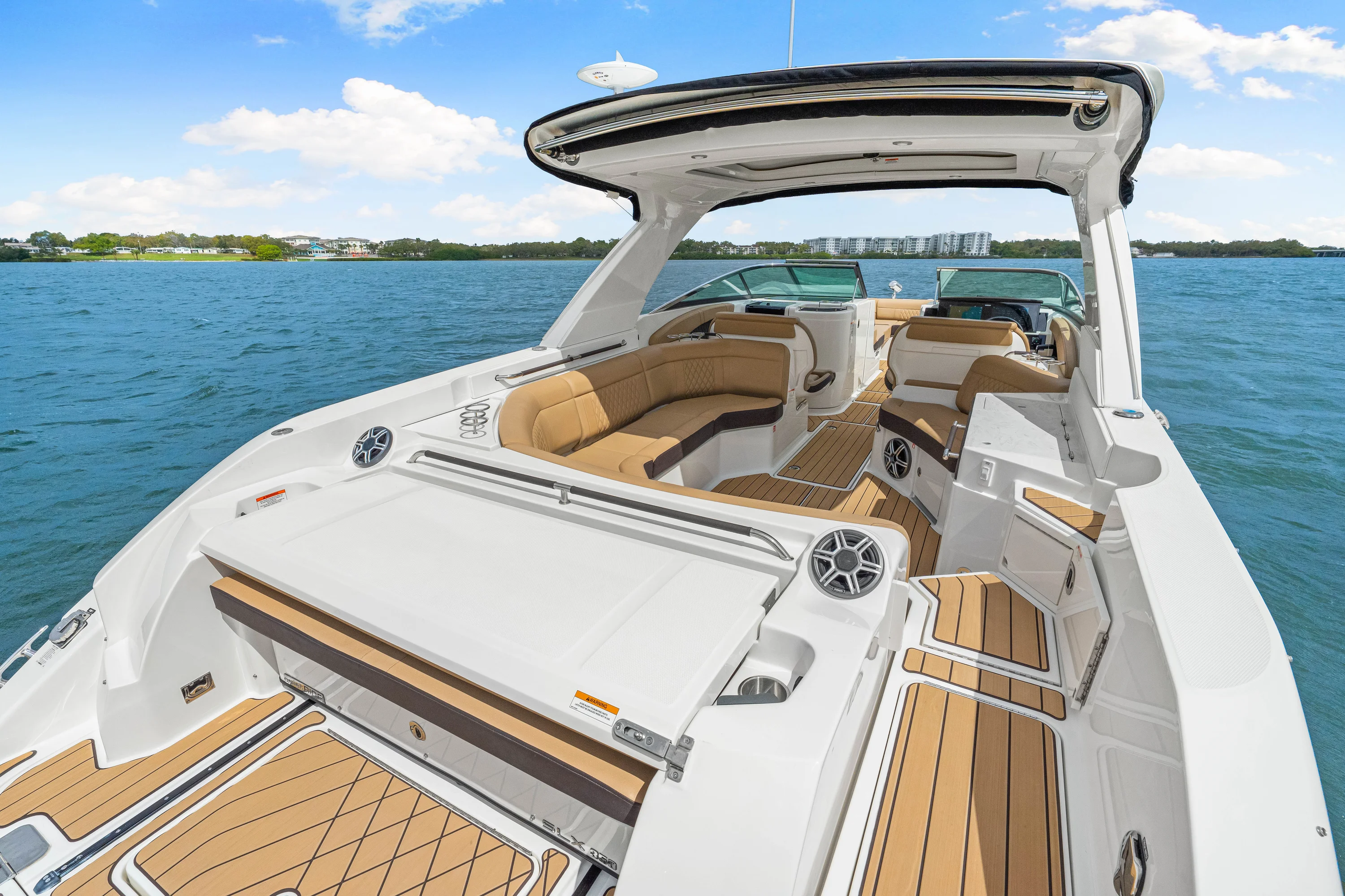 2026 Sea Ray SLX 350 Outboard Image Thumbnail #21