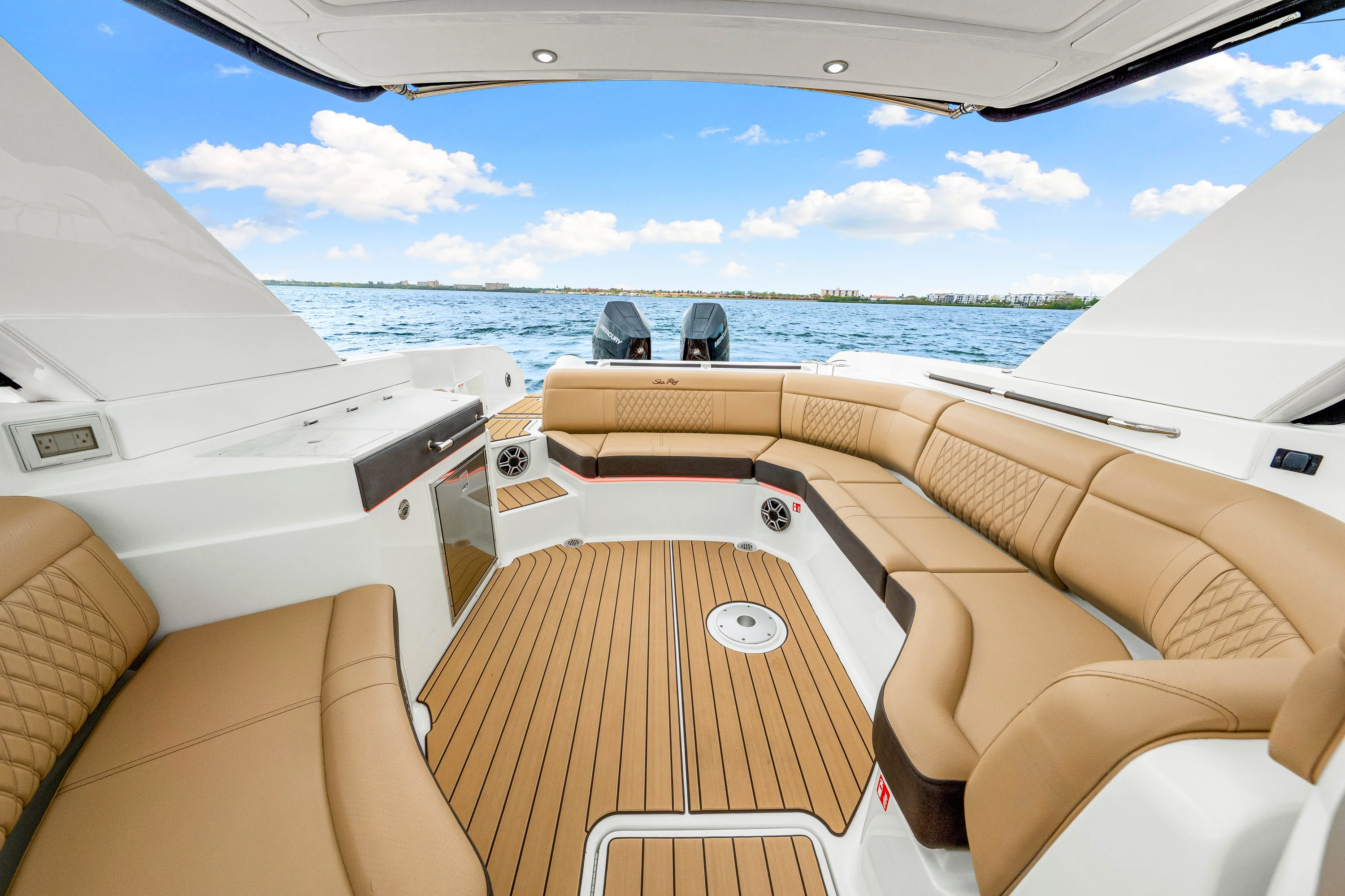 2026 Sea Ray SLX 350 Outboard Image Thumbnail #30