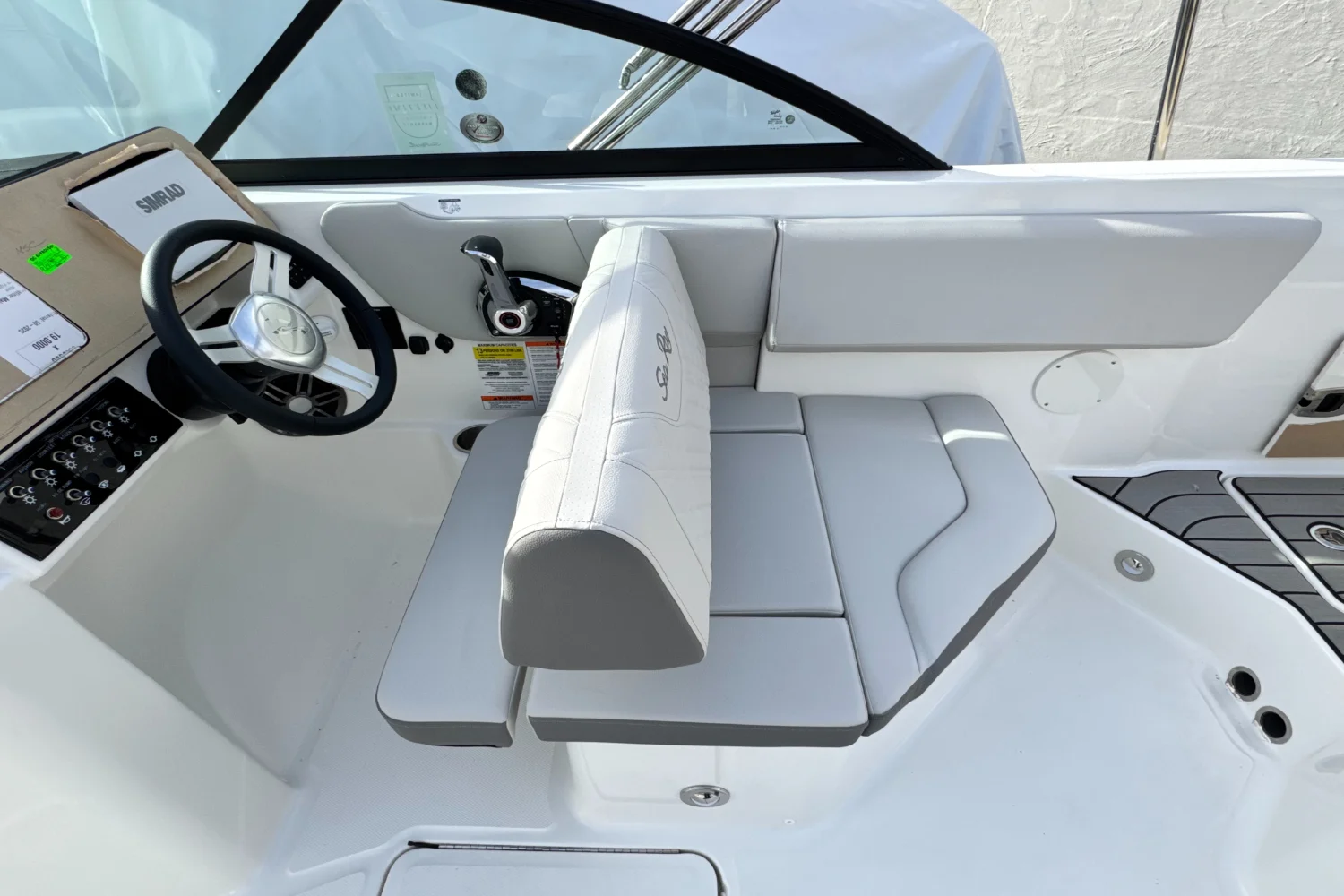 2026 Sea Ray SDX 230 Outboard Image Thumbnail #25