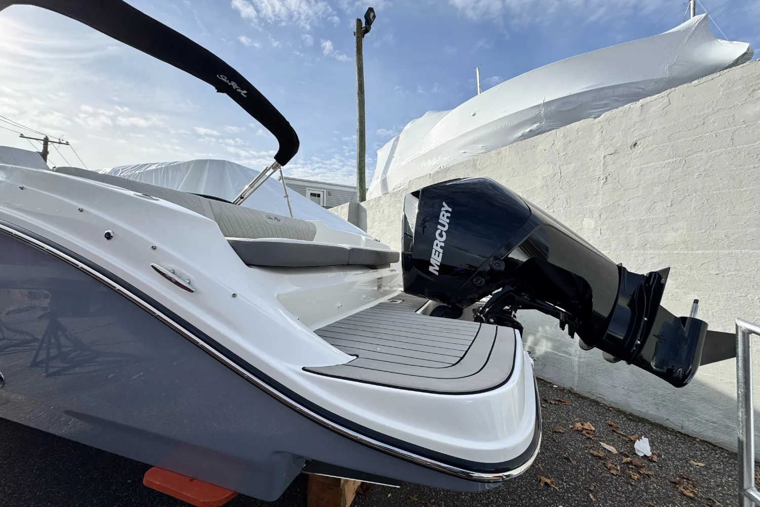 2026 Sea Ray SDX 230 Outboard Image Thumbnail #3