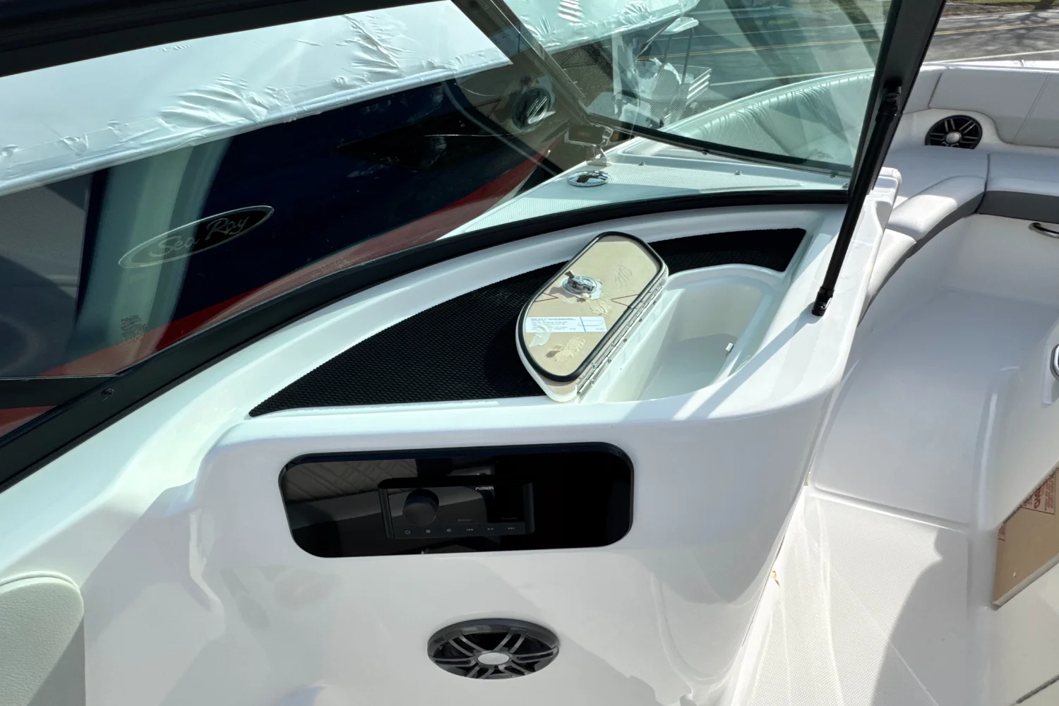 2026 Sea Ray SDX 230 Outboard Image Thumbnail #22