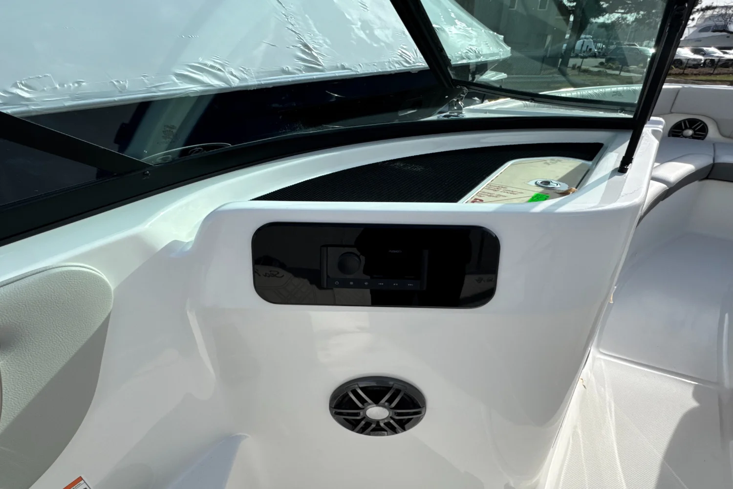 2026 Sea Ray SDX 230 Outboard Image Thumbnail #21