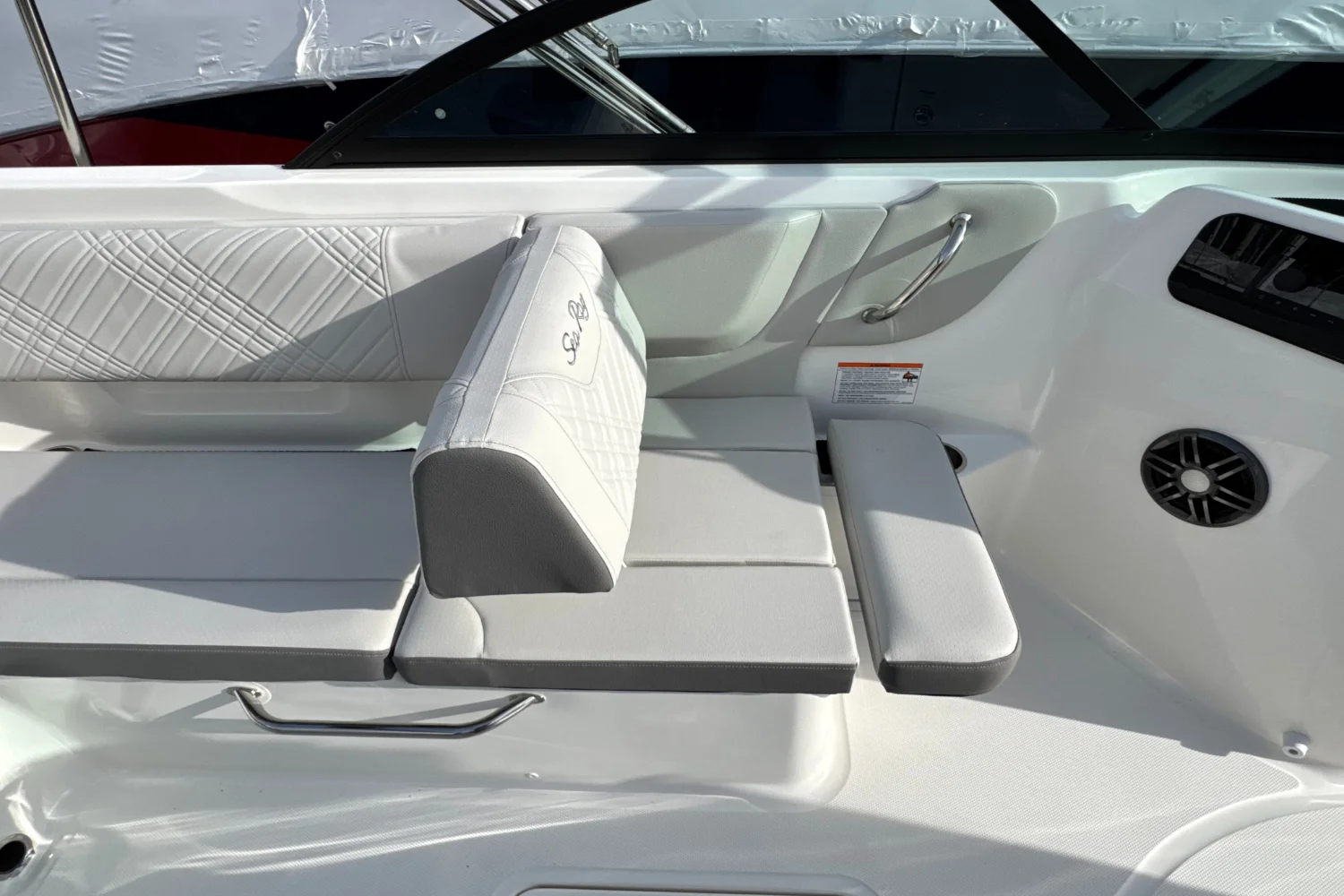 2026 Sea Ray SDX 230 Outboard Image Thumbnail #19