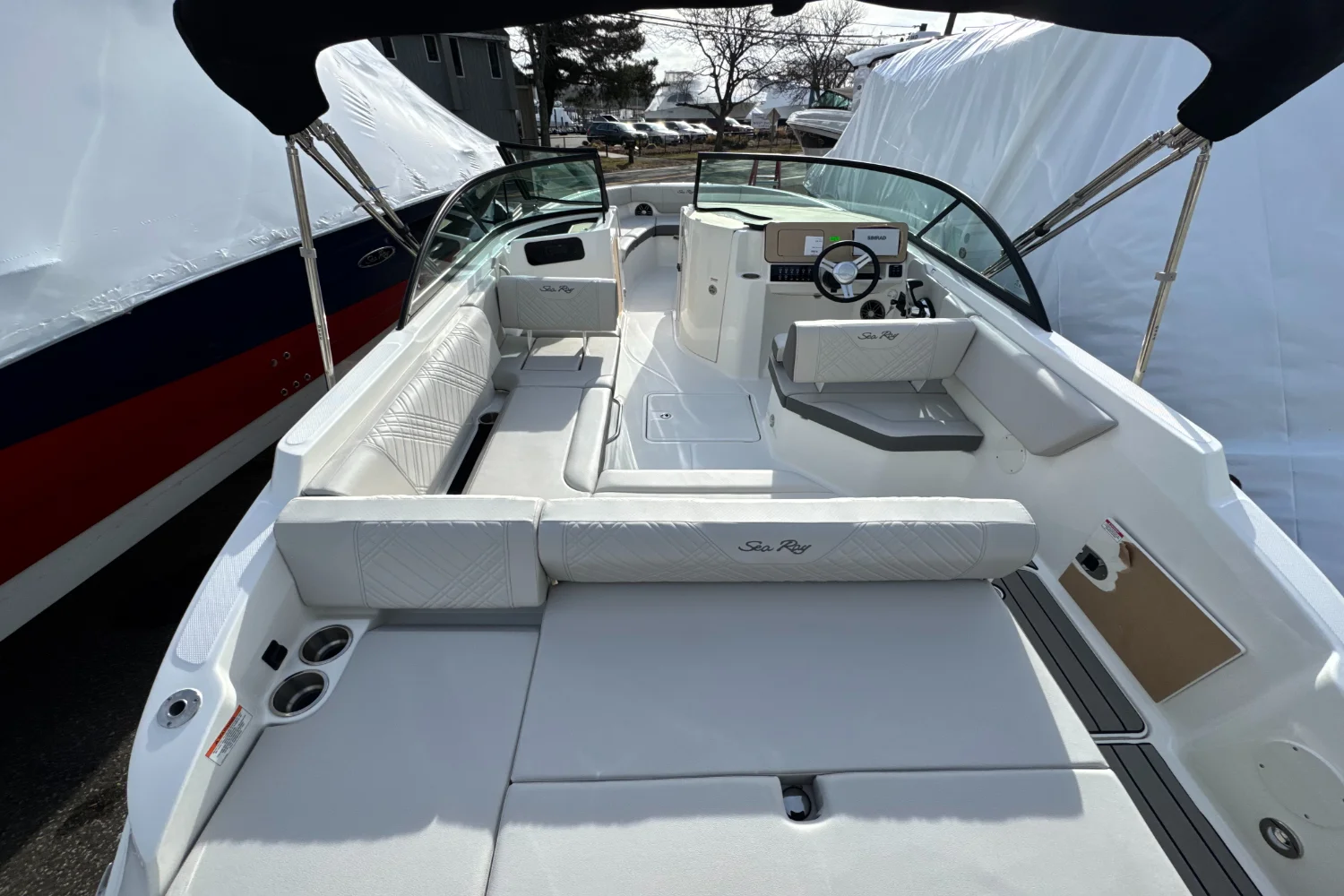 2026 Sea Ray SDX 230 Outboard Image Thumbnail #9