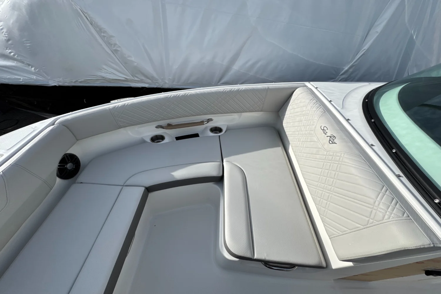 2026 Sea Ray SDX 230 Outboard Image Thumbnail #38