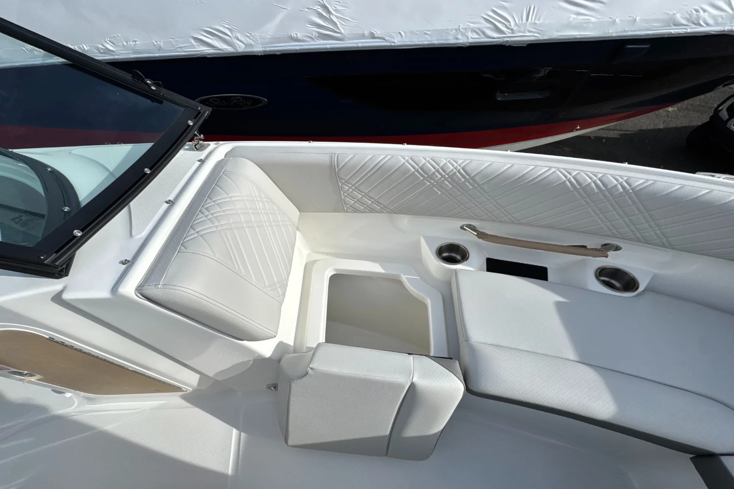 2026 Sea Ray SDX 230 Outboard Image Thumbnail #40