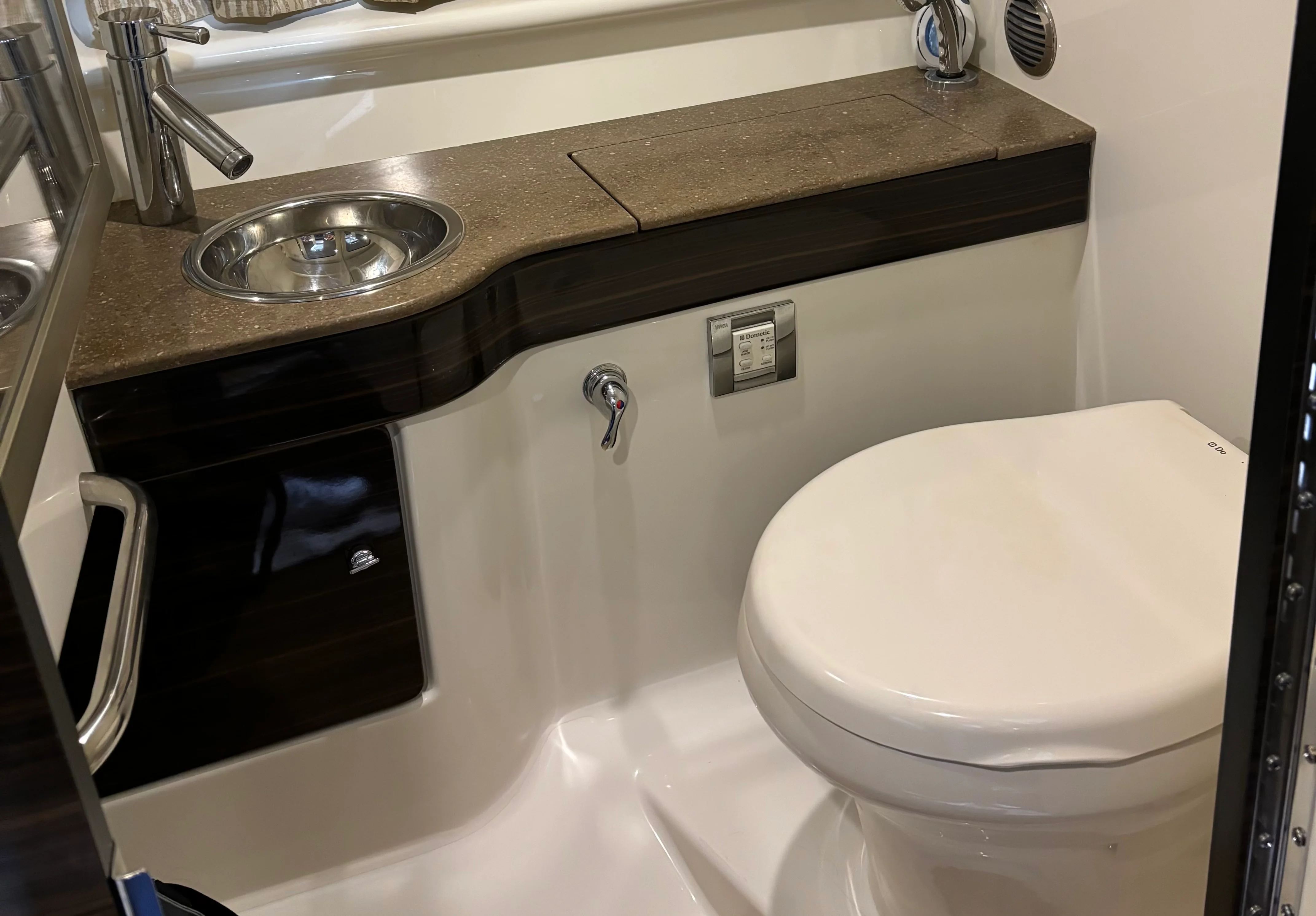 2015 Formula 310 SS Image Thumbnail #8