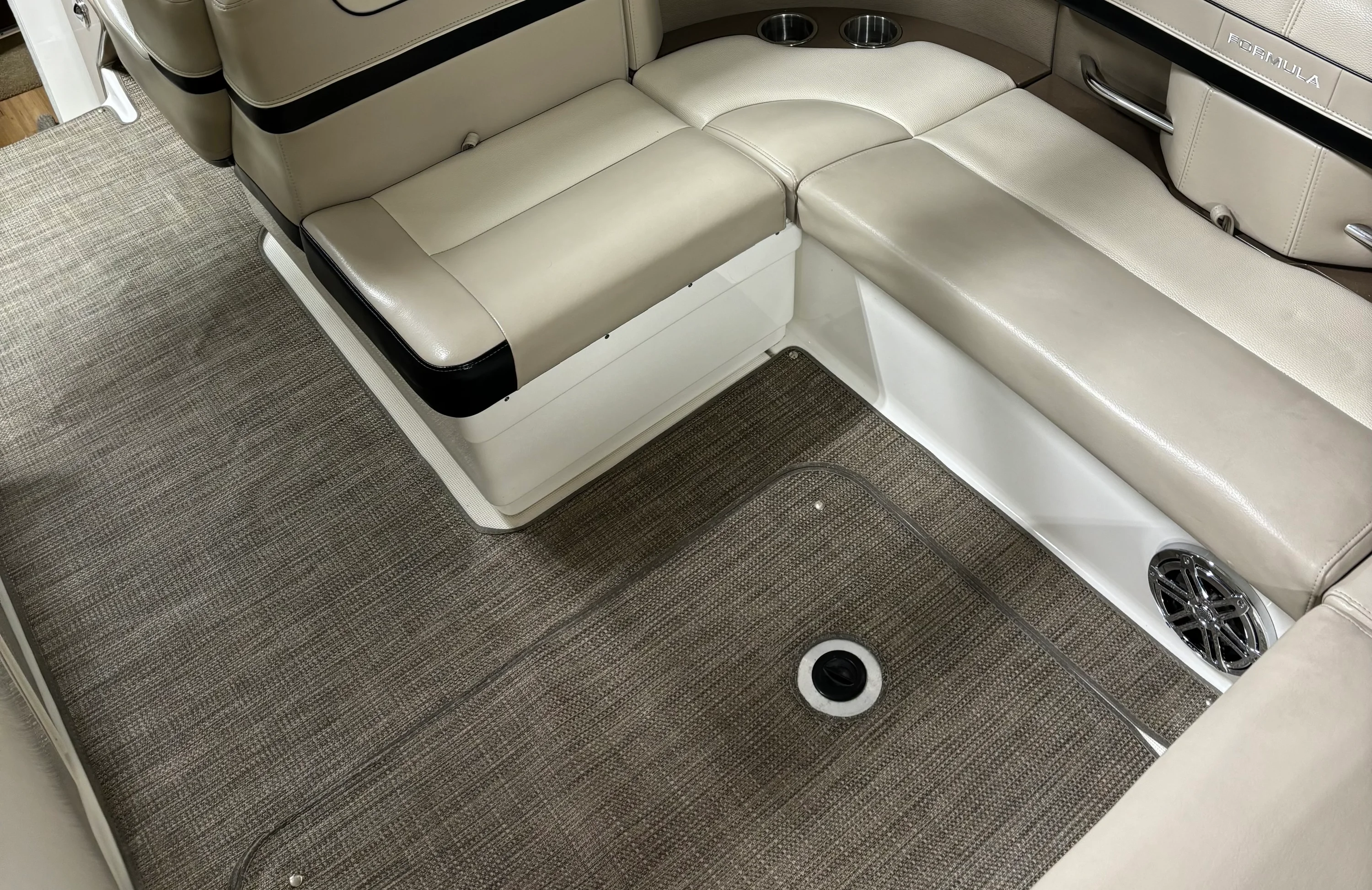 2015 Formula 310 SS Image Thumbnail #5