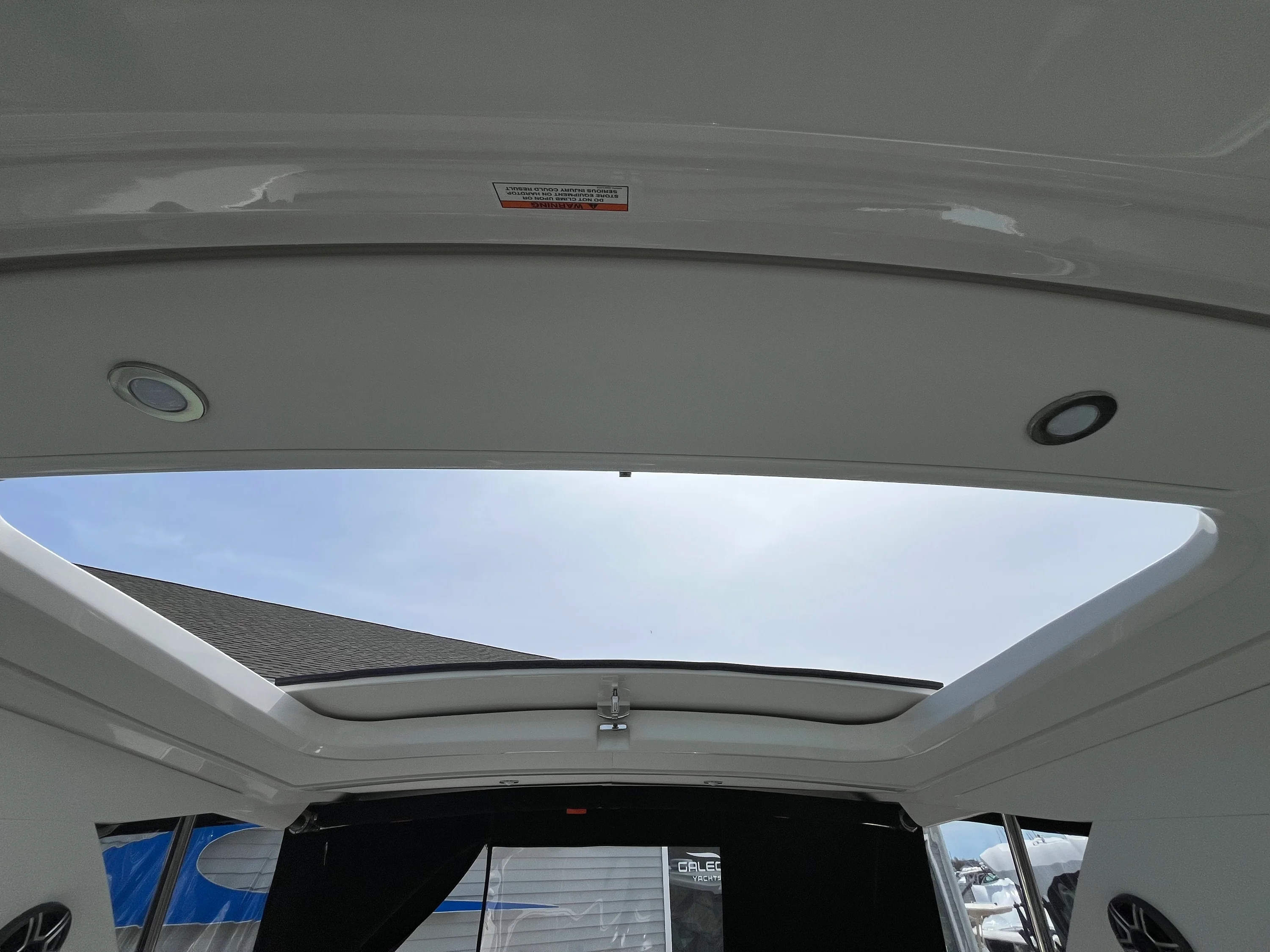 2026 Sea Ray Sundancer 320 Outboard Image Thumbnail #28