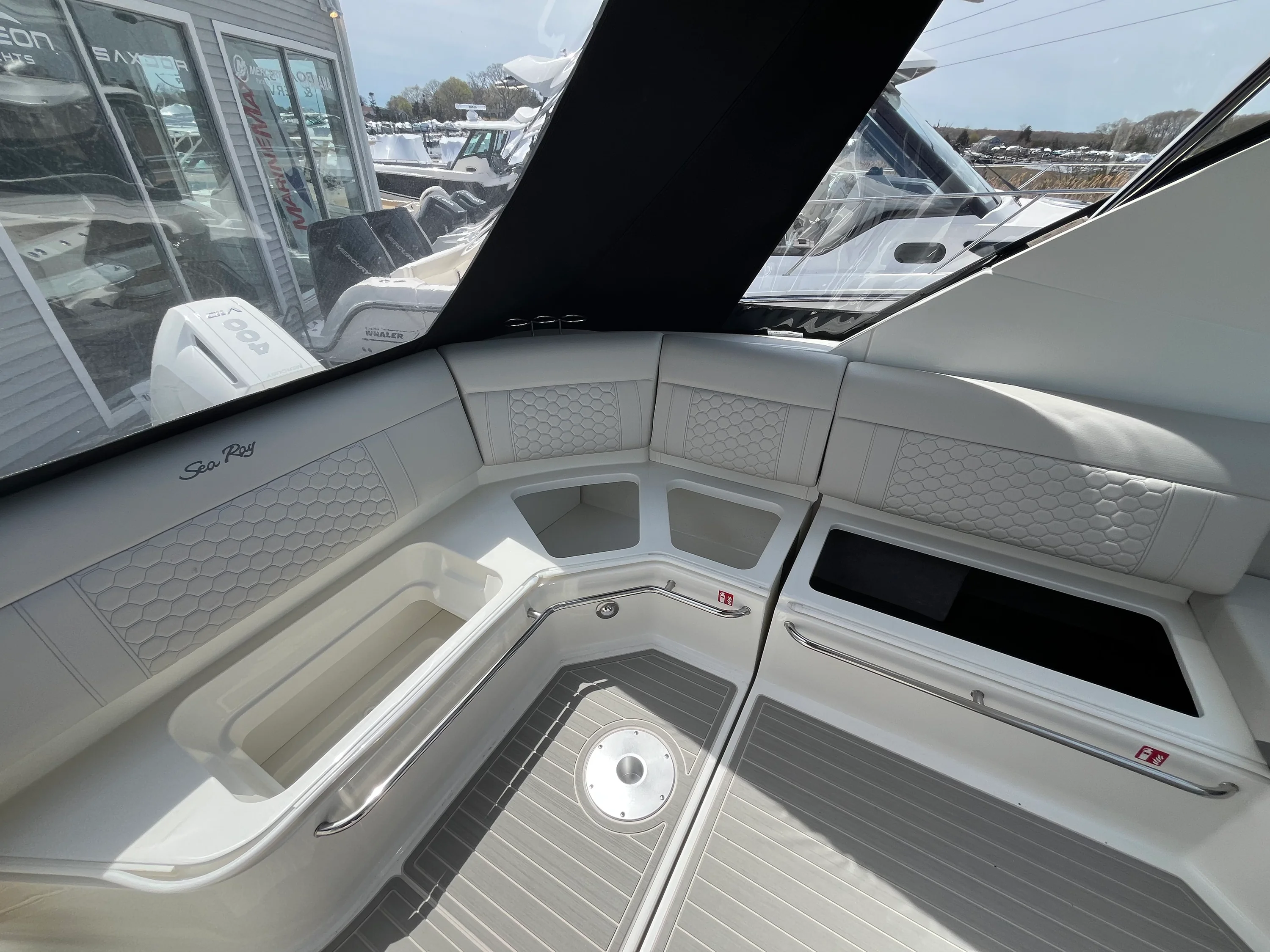 2026 Sea Ray Sundancer 320 Outboard Image Thumbnail #8