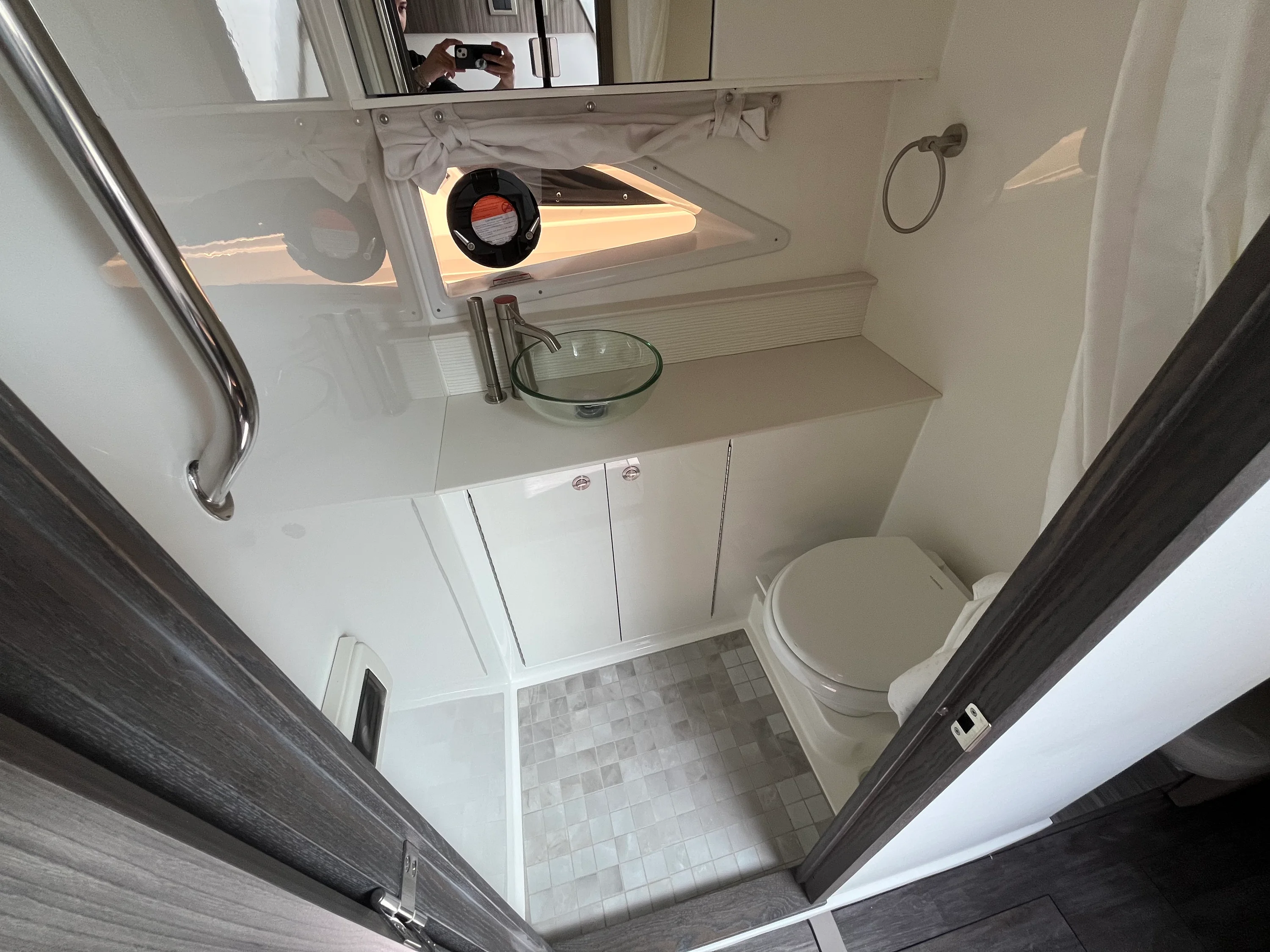 2026 Sea Ray Sundancer 320 Outboard Image Thumbnail #26