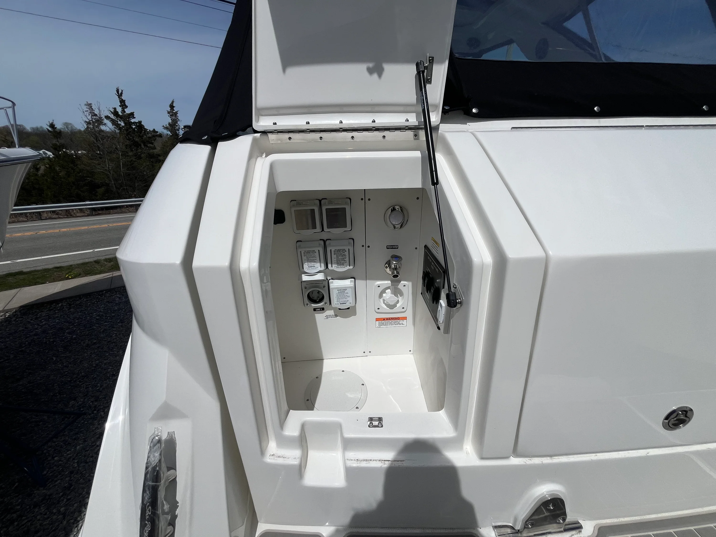 2026 Sea Ray Sundancer 320 Outboard Image Thumbnail #3