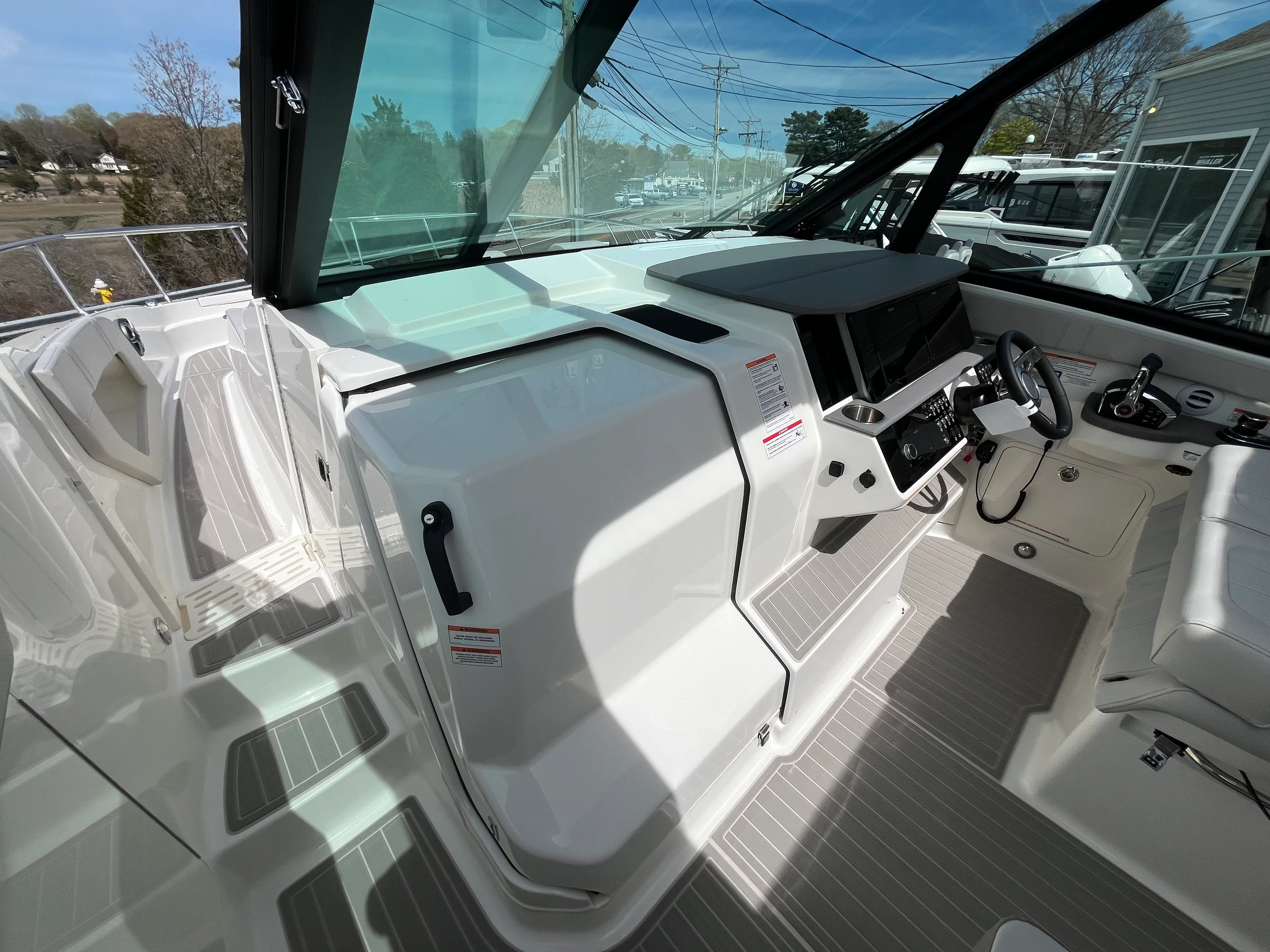 2026 Sea Ray Sundancer 320 Outboard Image Thumbnail #16