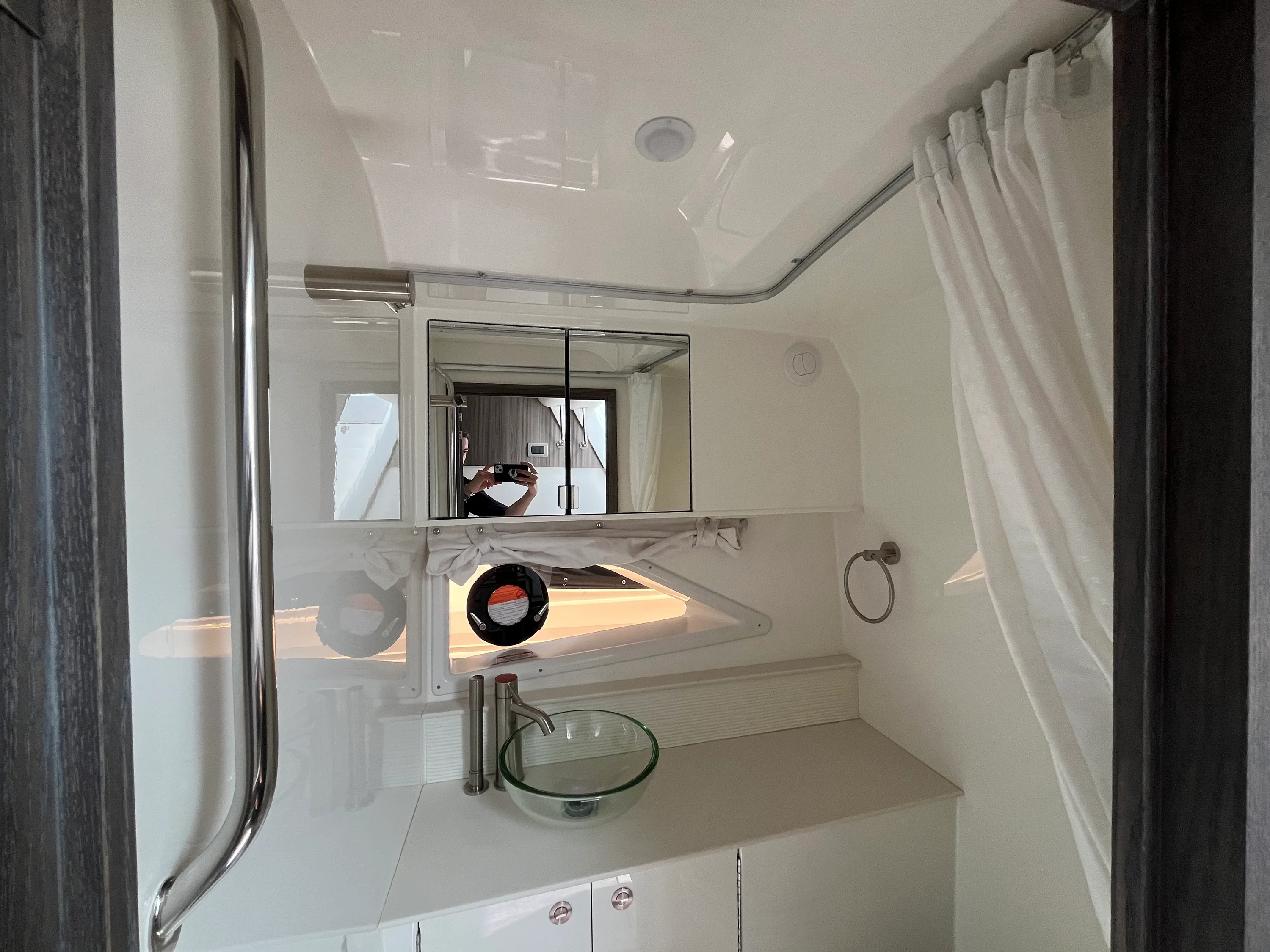 2026 Sea Ray Sundancer 320 Outboard Image Thumbnail #24