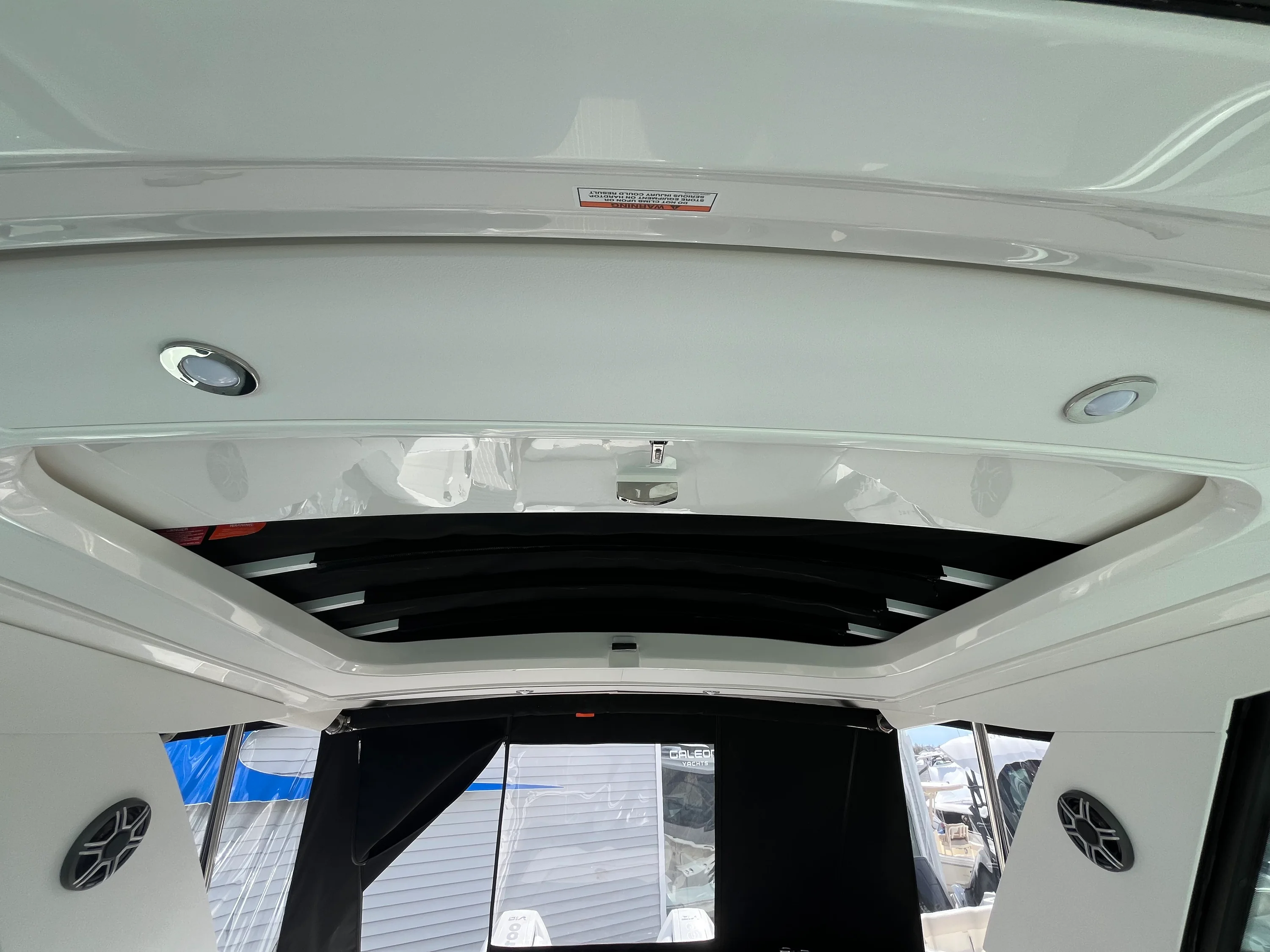 2026 Sea Ray Sundancer 320 Outboard Image Thumbnail #29