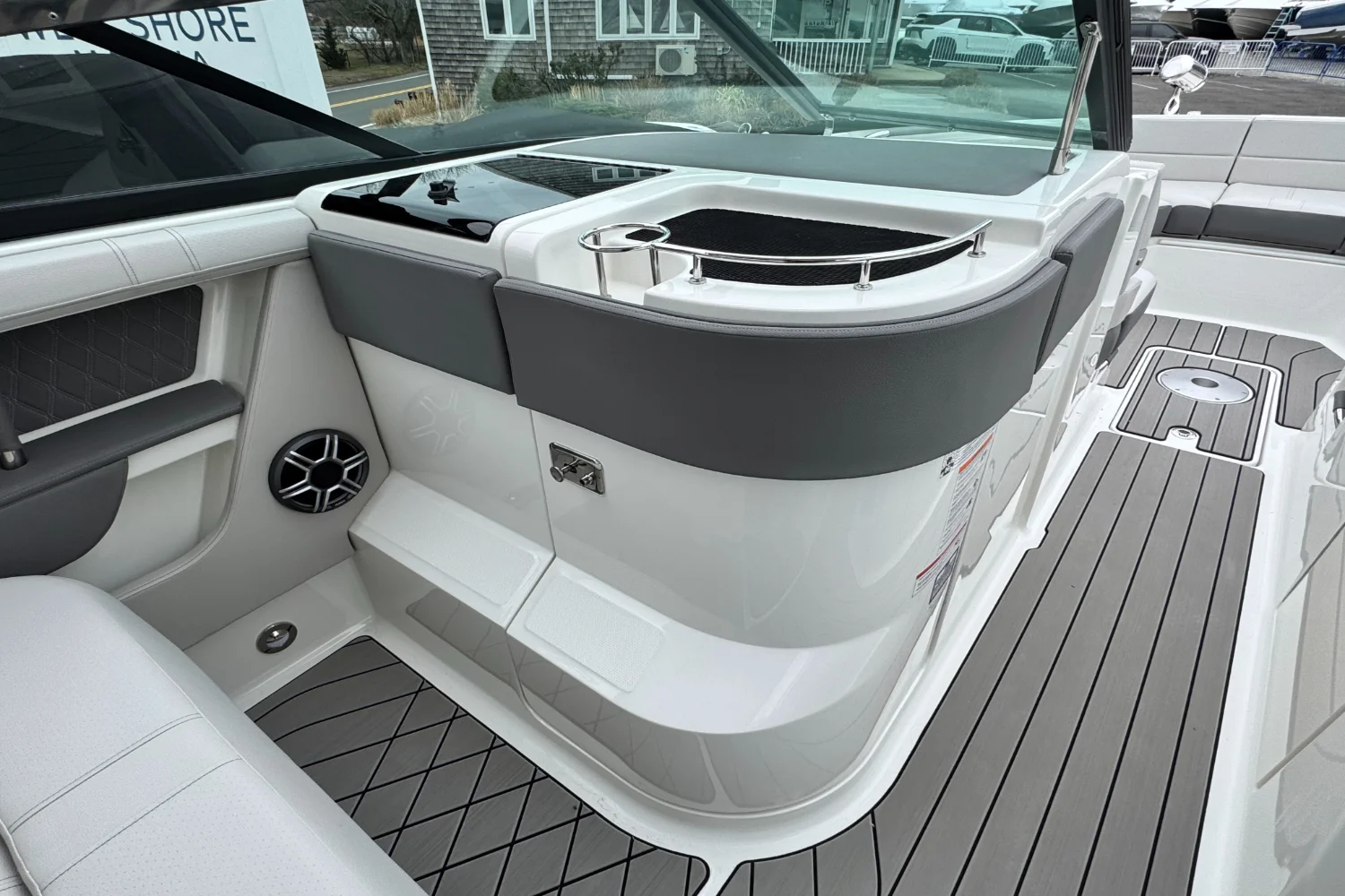 2026 Sea Ray SLX 310 Outboard Image Thumbnail #35