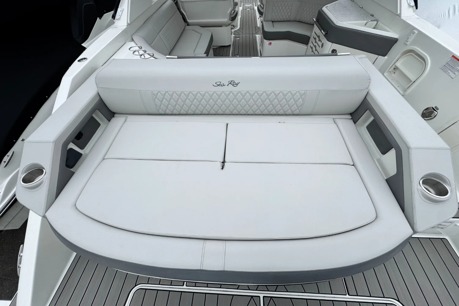 2026 Sea Ray SLX 310 Outboard Image Thumbnail #10