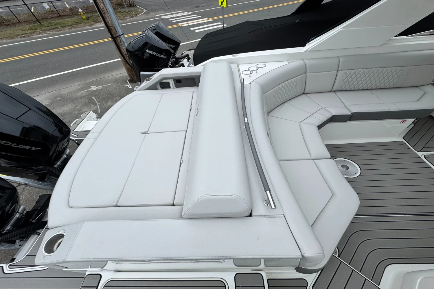 2026 Sea Ray SLX 310 Outboard Image Thumbnail #8