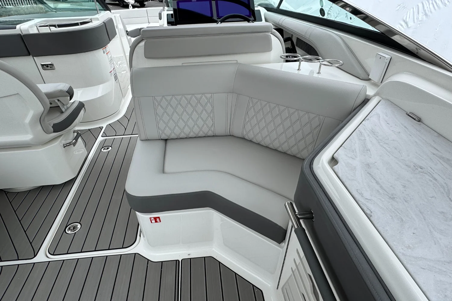 2026 Sea Ray SLX 310 Outboard Image Thumbnail #25