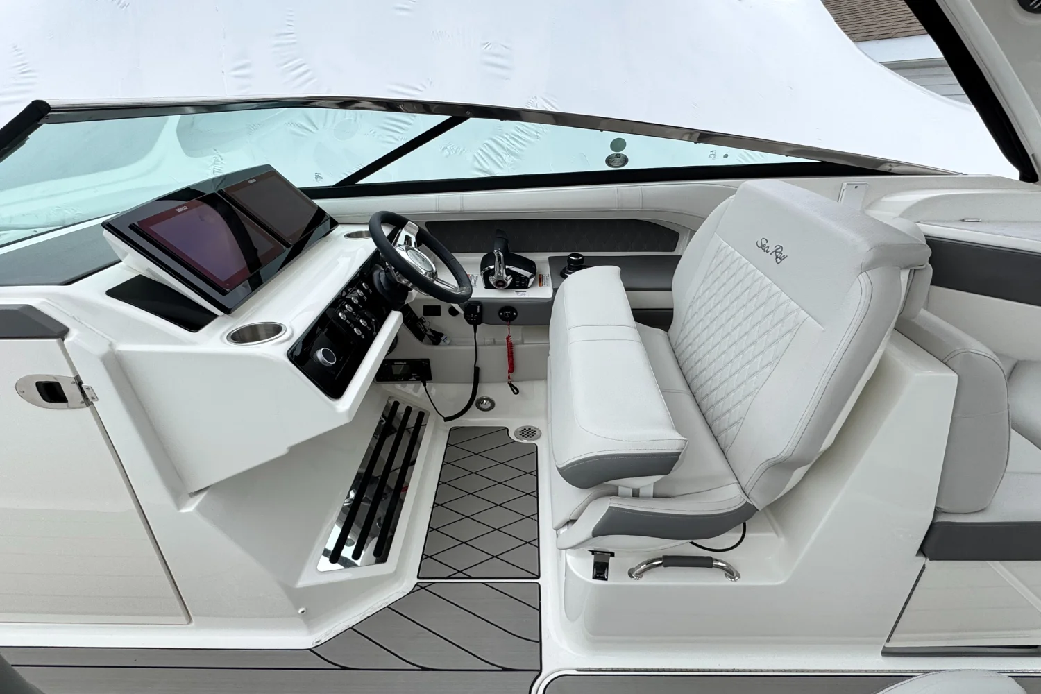 2026 Sea Ray SLX 310 Outboard Image Thumbnail #30