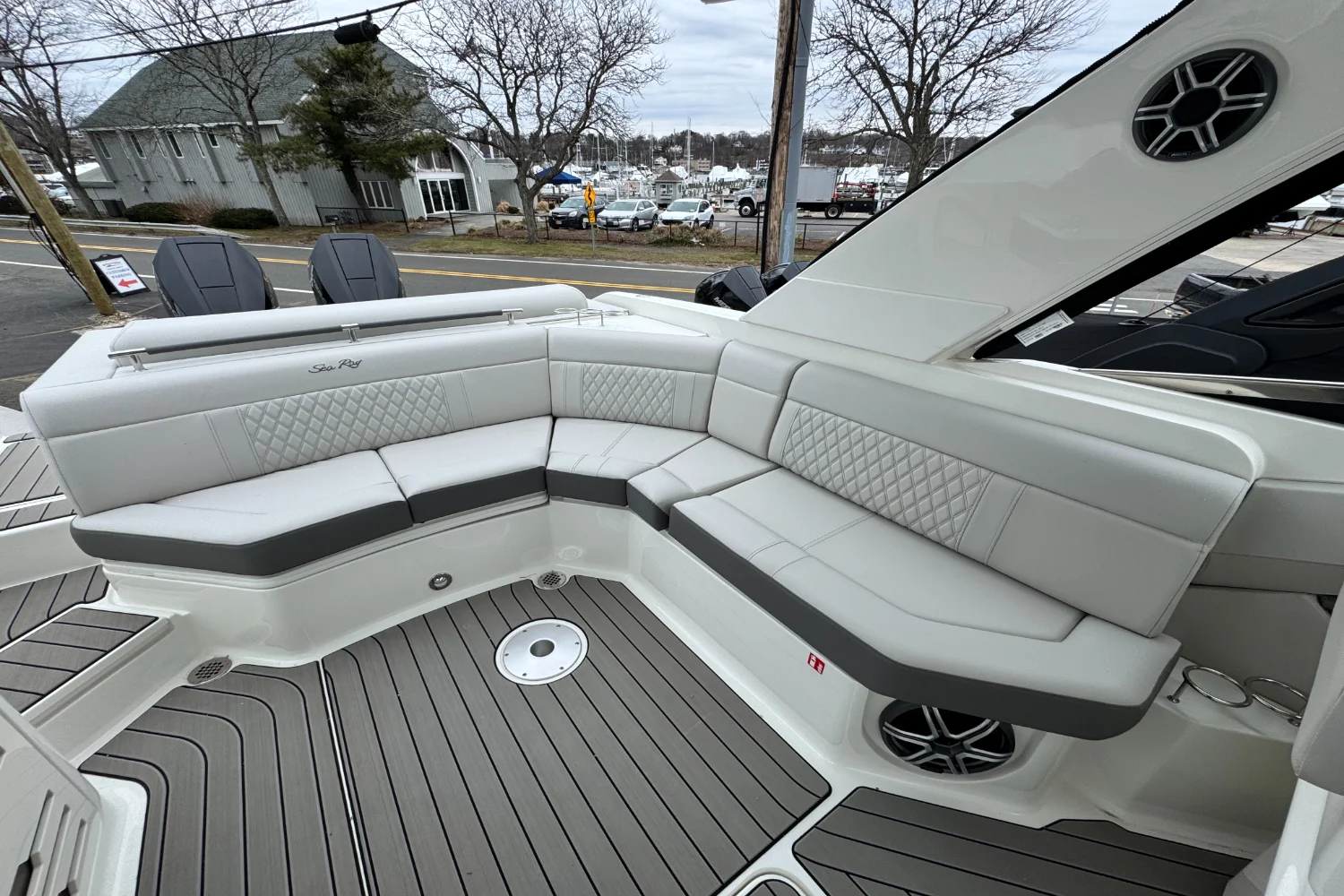 2026 Sea Ray SLX 310 Outboard Image Thumbnail #19