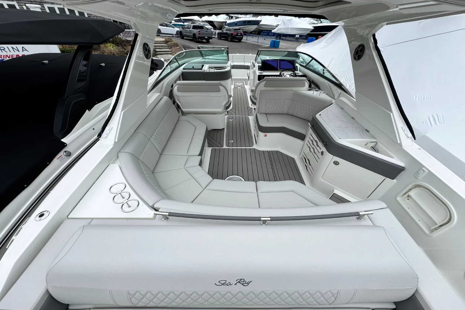 2026 Sea Ray SLX 310 Outboard Image Thumbnail #16