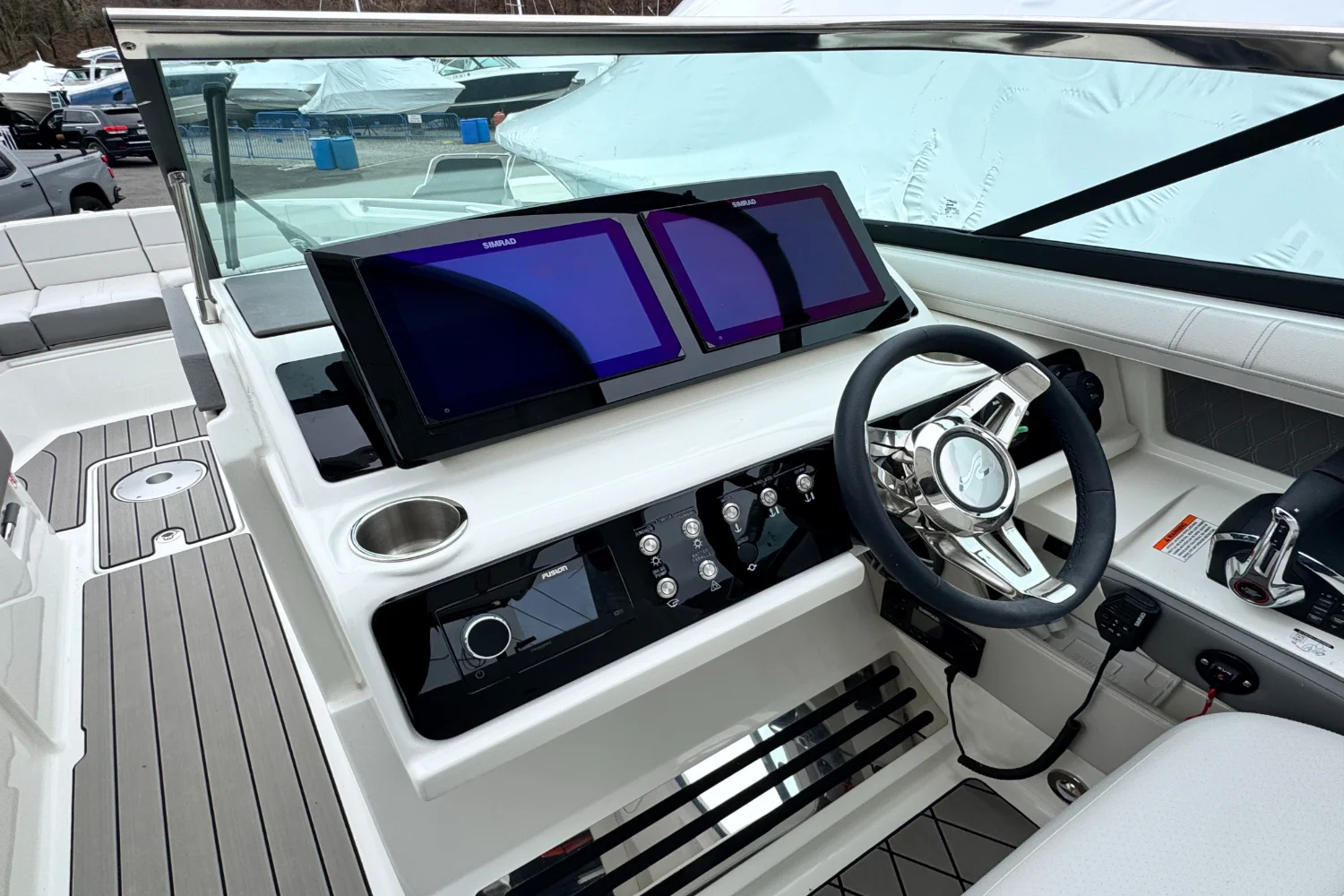 2026 Sea Ray SLX 310 Outboard Image Thumbnail #33