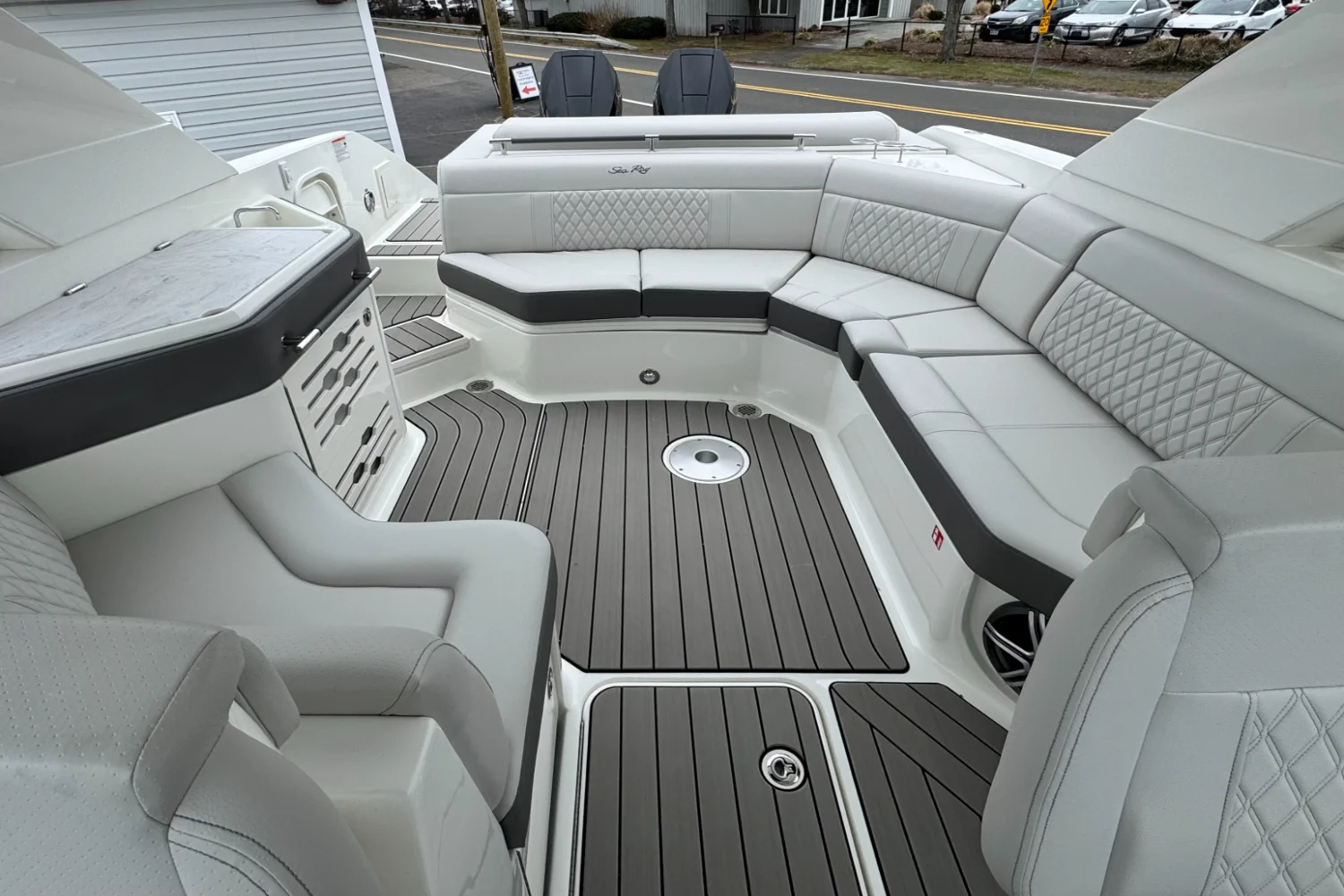 2026 Sea Ray SLX 310 Outboard Image Thumbnail #18