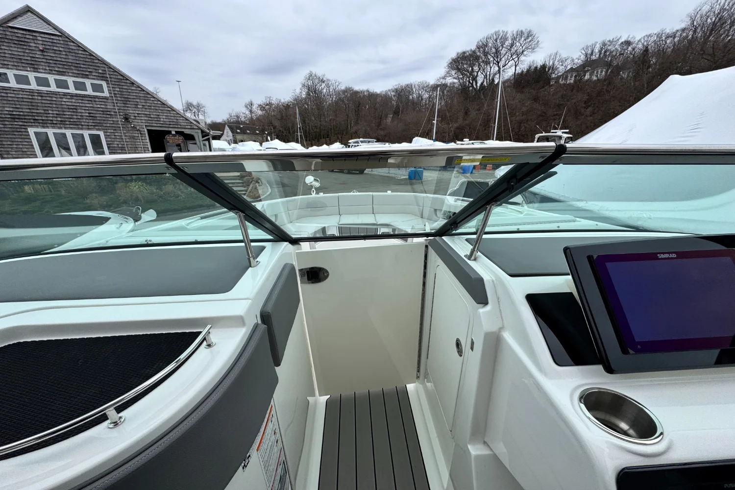 2026 Sea Ray SLX 310 Outboard Image Thumbnail #39