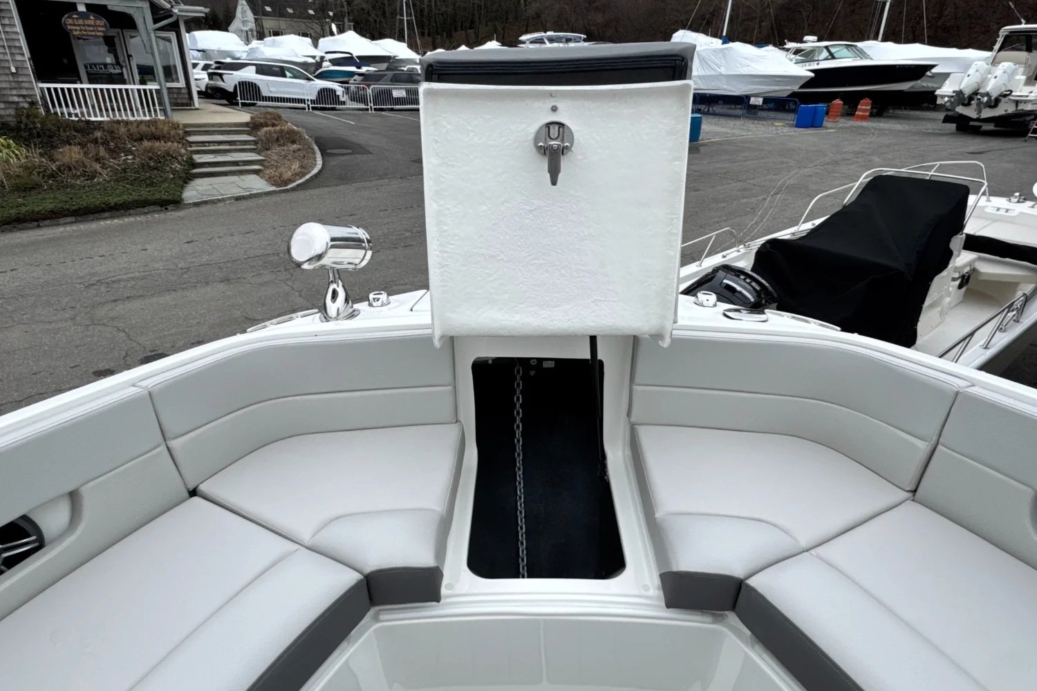 2026 Sea Ray SLX 310 Outboard Image Thumbnail #45