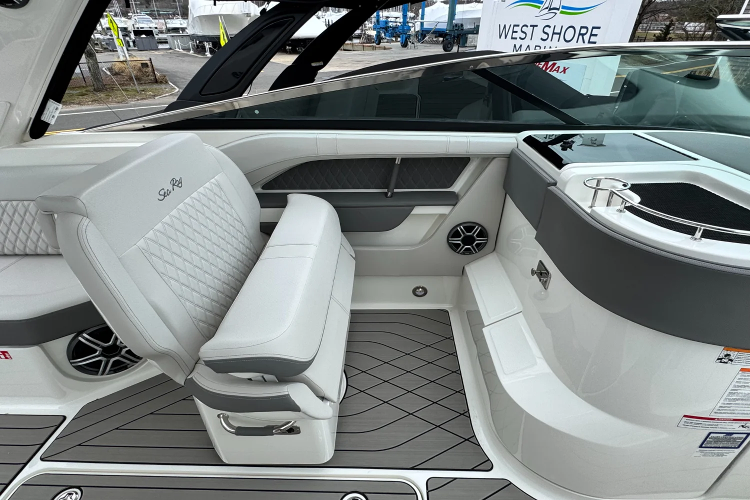 2026 Sea Ray SLX 310 Outboard Image Thumbnail #34