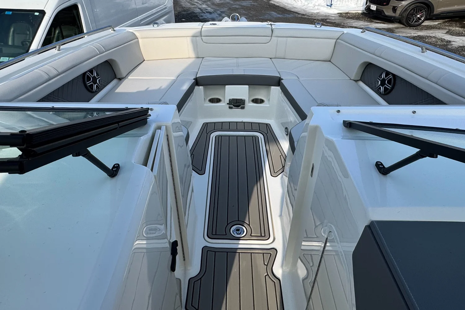 2026 Sea Ray SDX 290 Outboard Image Thumbnail #37