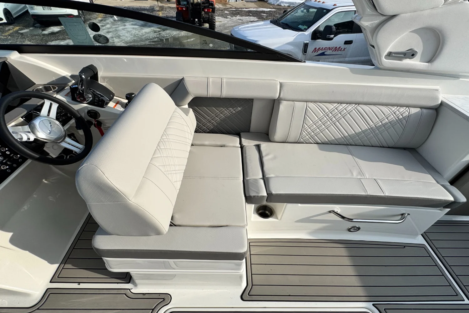 2026 Sea Ray SDX 290 Outboard Image Thumbnail #26