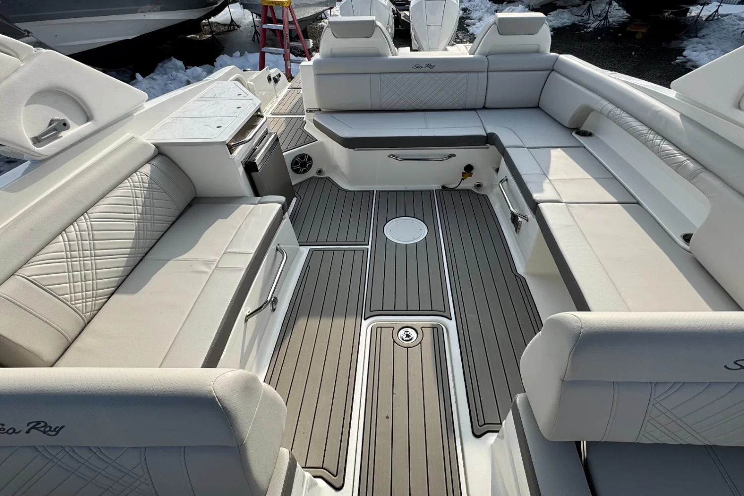 2026 Sea Ray SDX 290 Outboard Image Thumbnail #12