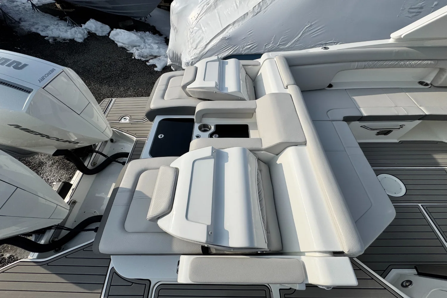 2026 Sea Ray SDX 290 Outboard Image Thumbnail #10