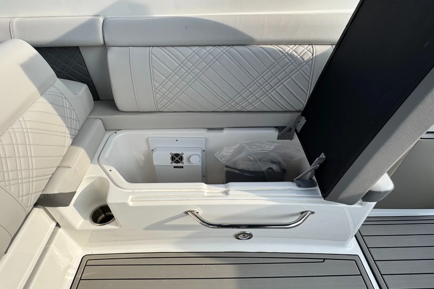 2026 Sea Ray SDX 290 Outboard Image Thumbnail #22