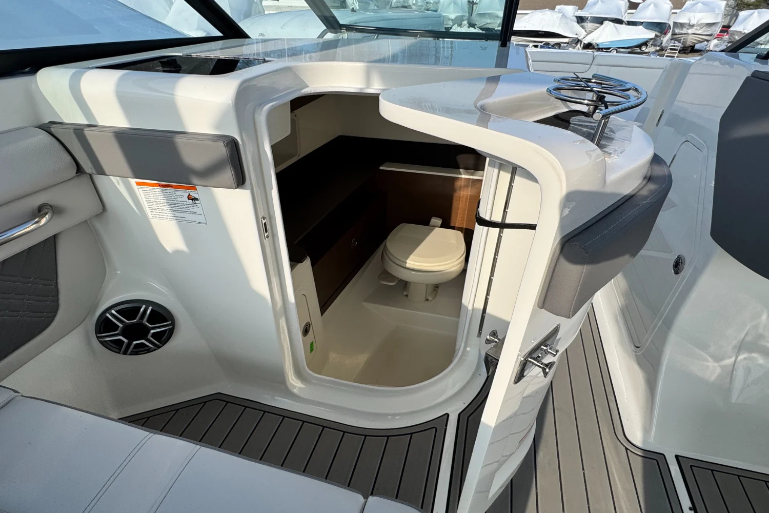 2026 Sea Ray SDX 290 Outboard Image Thumbnail #33