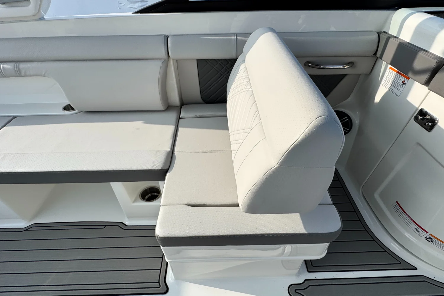 2026 Sea Ray SDX 290 Outboard Image Thumbnail #31