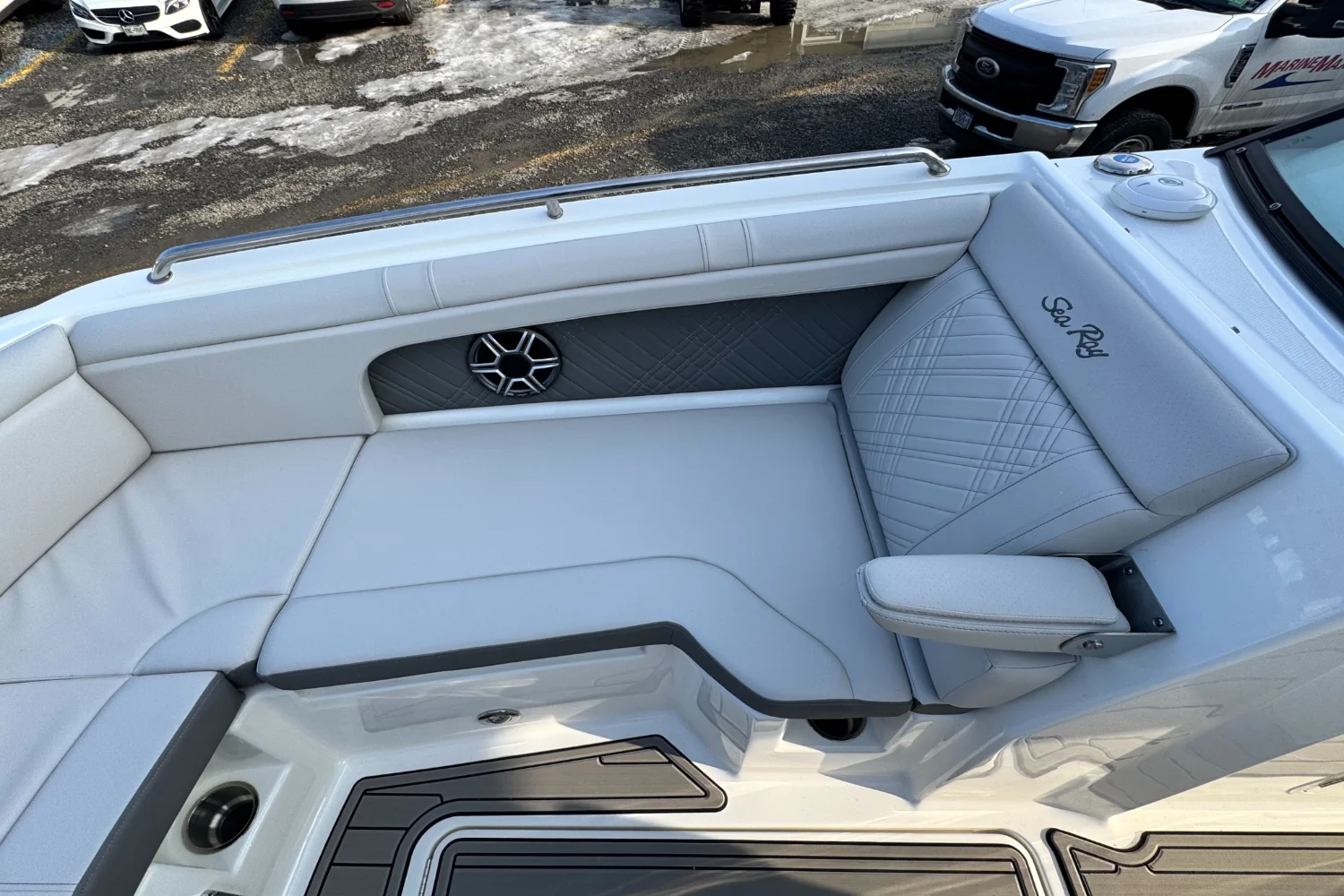 2026 Sea Ray SDX 290 Outboard Image Thumbnail #41