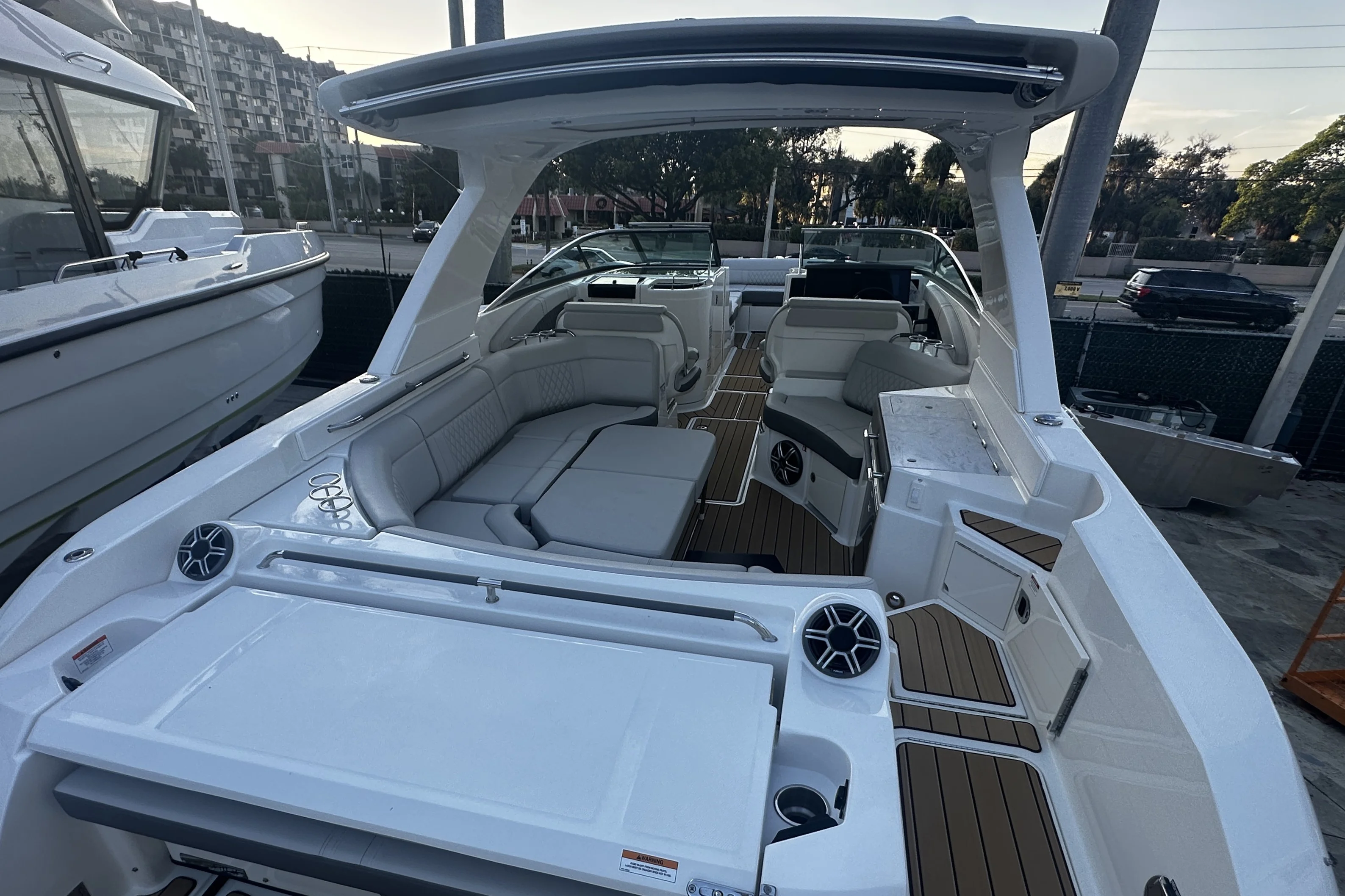 2026 Sea Ray SLX 350 Outboard Image Thumbnail #6